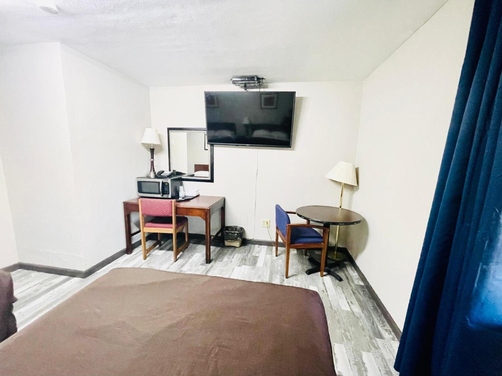 Azure Sky Motel photo 3