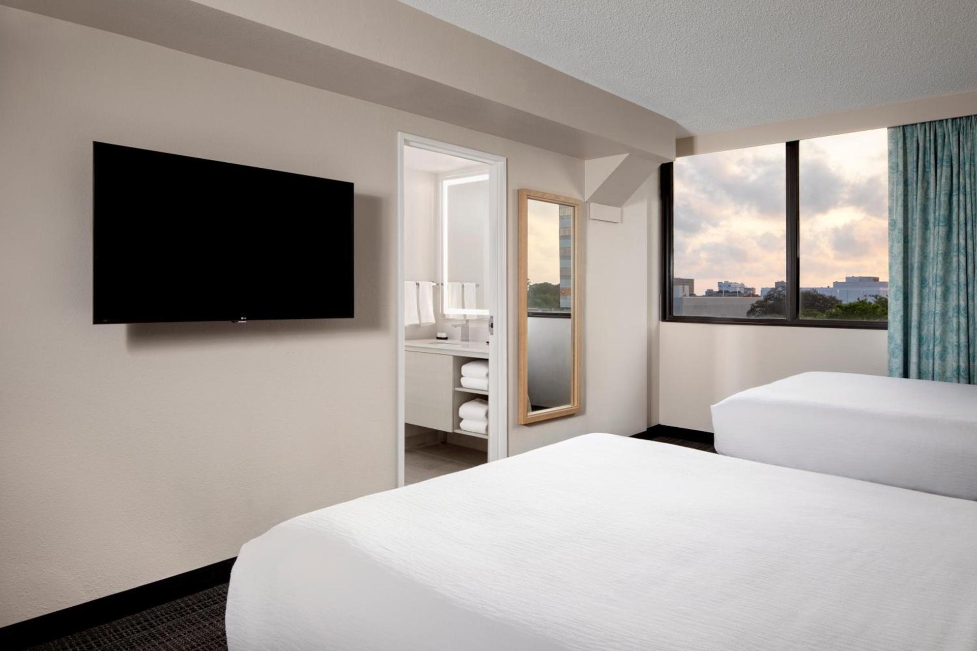 Embassy Suites by Hilton Tampa Airport Westshore photo 80