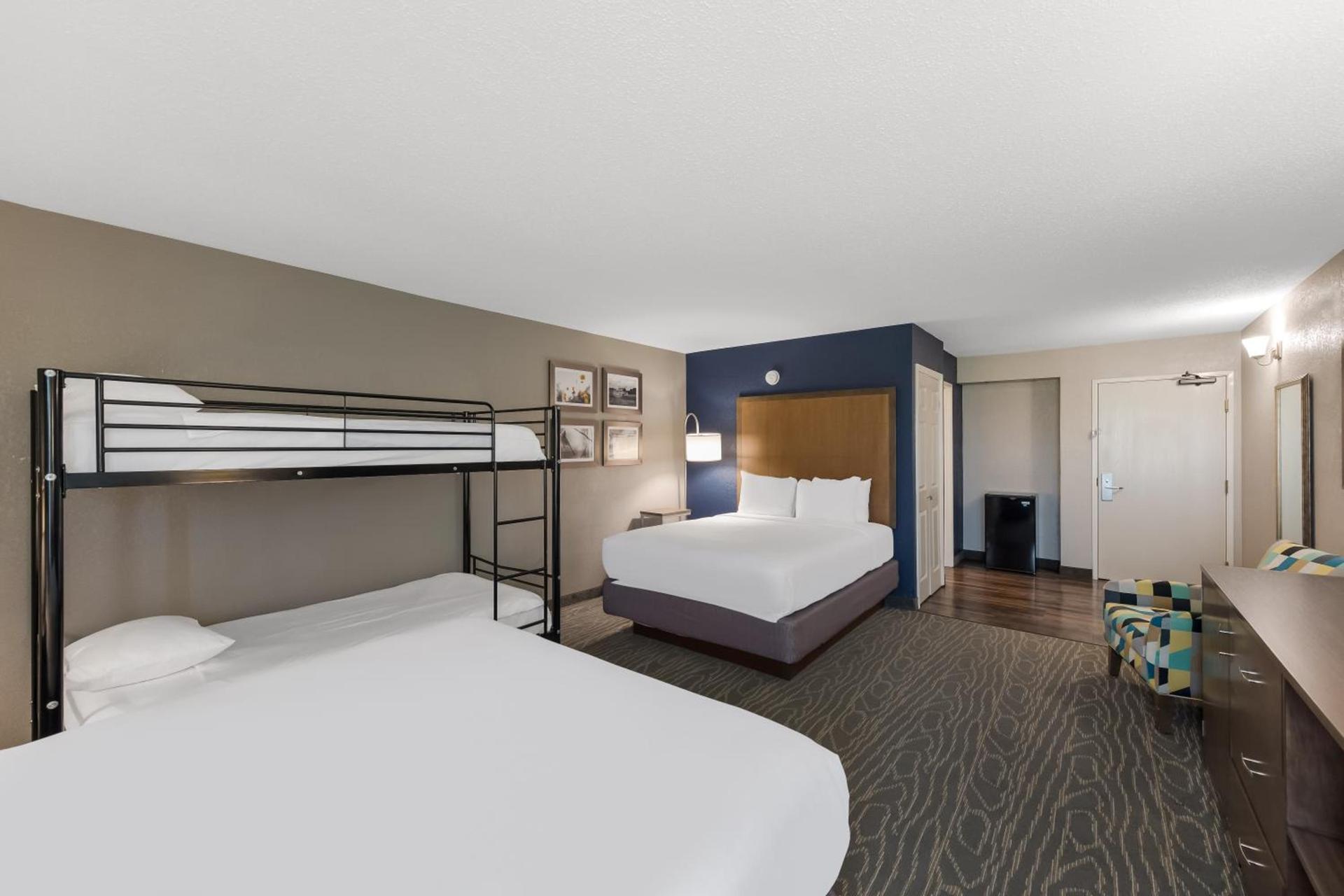 Comfort Inn & Suites Tipp City Dayton North I-75 photo 40