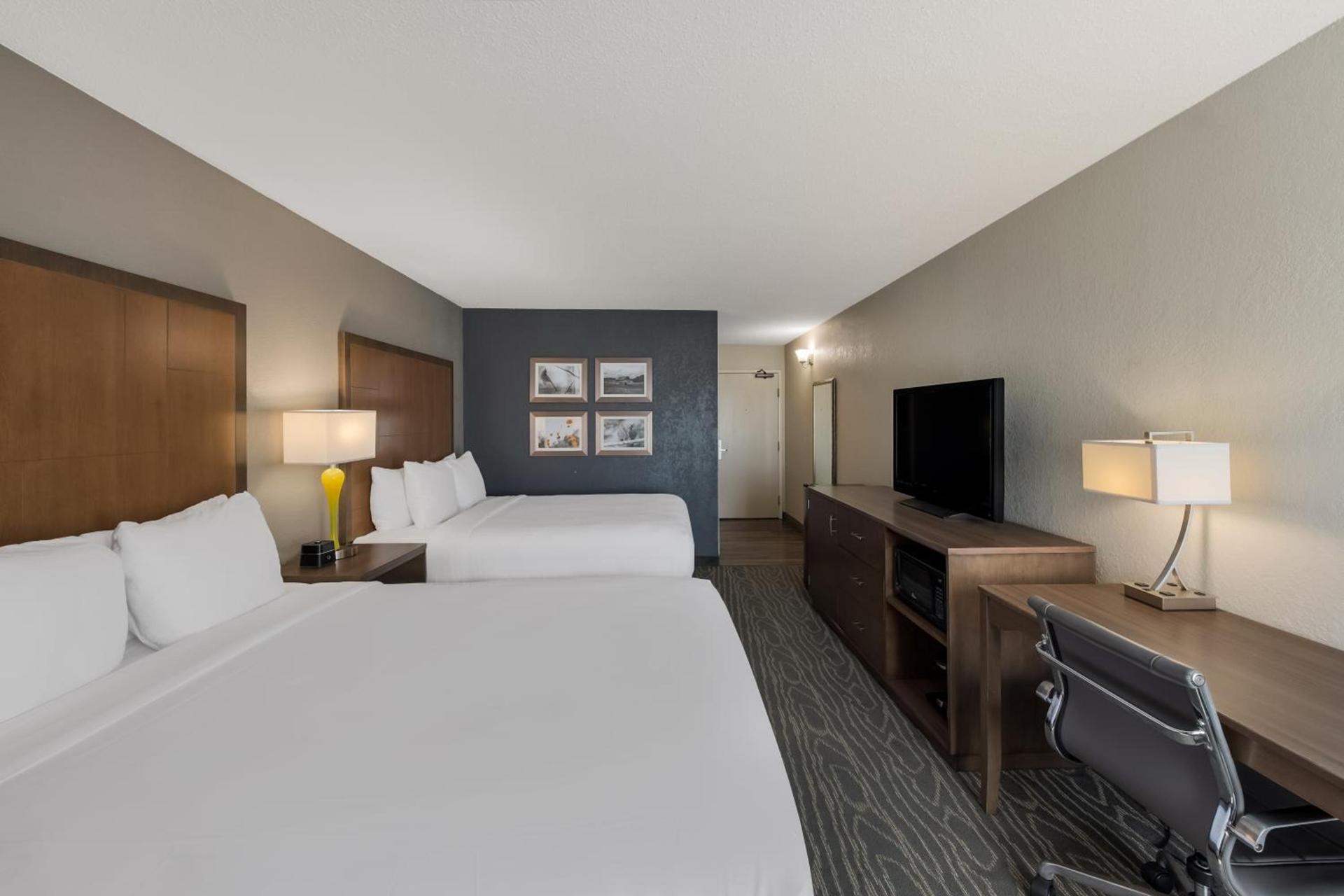 Comfort Inn & Suites Tipp City Dayton North I-75 photo 46