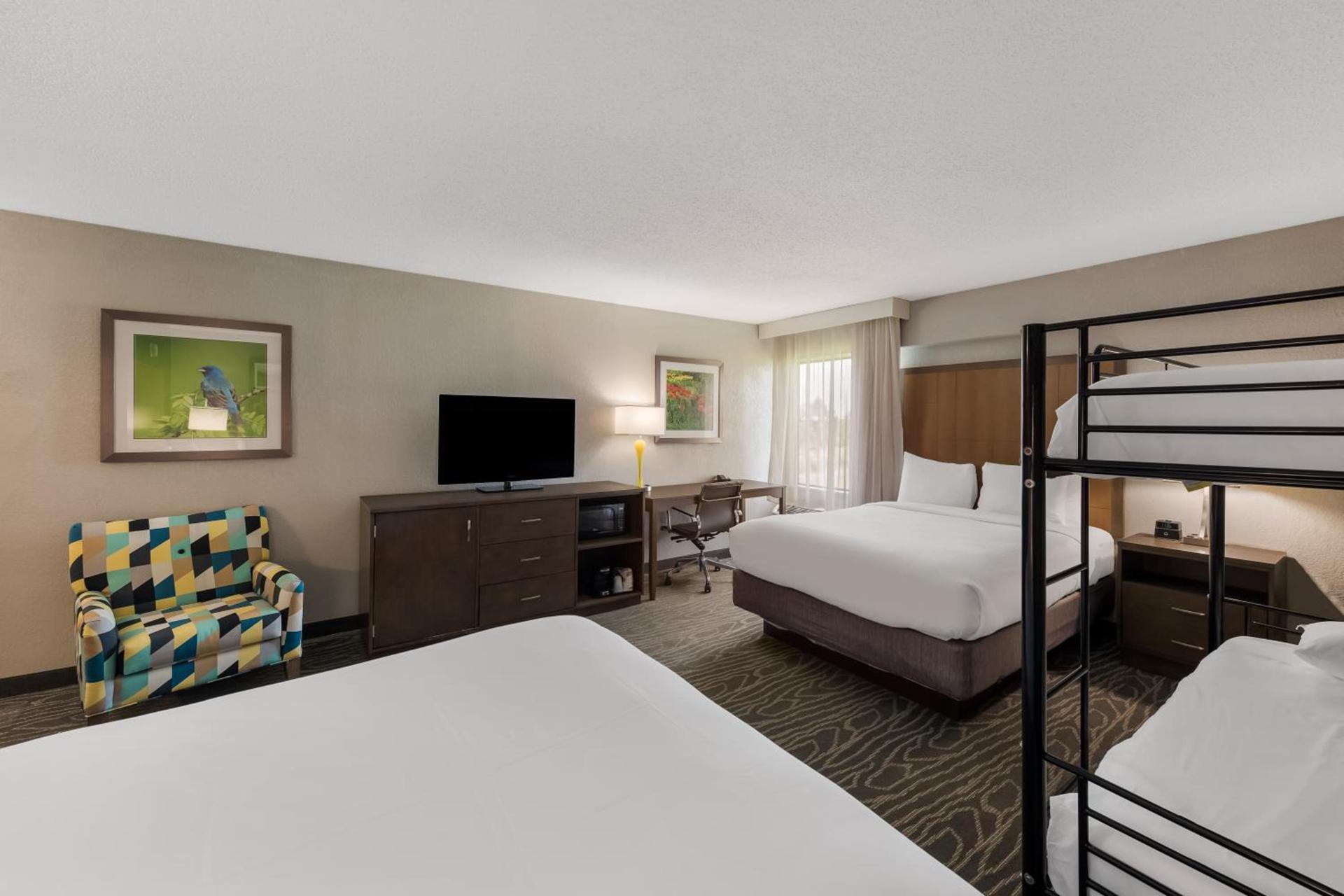 Comfort Inn & Suites Tipp City Dayton North I-75 photo 51
