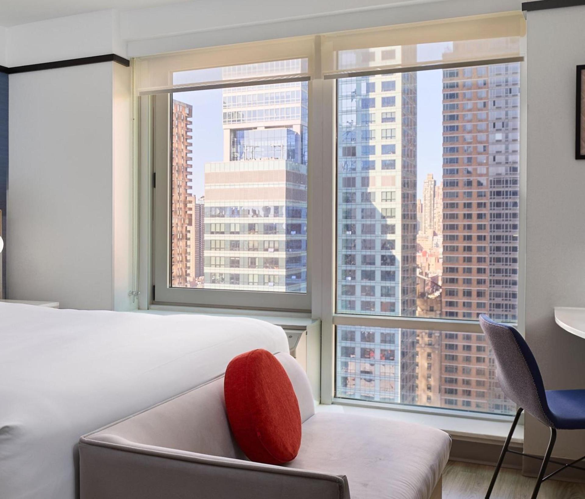 Delta Hotels by Marriott New York Times Square photo 2