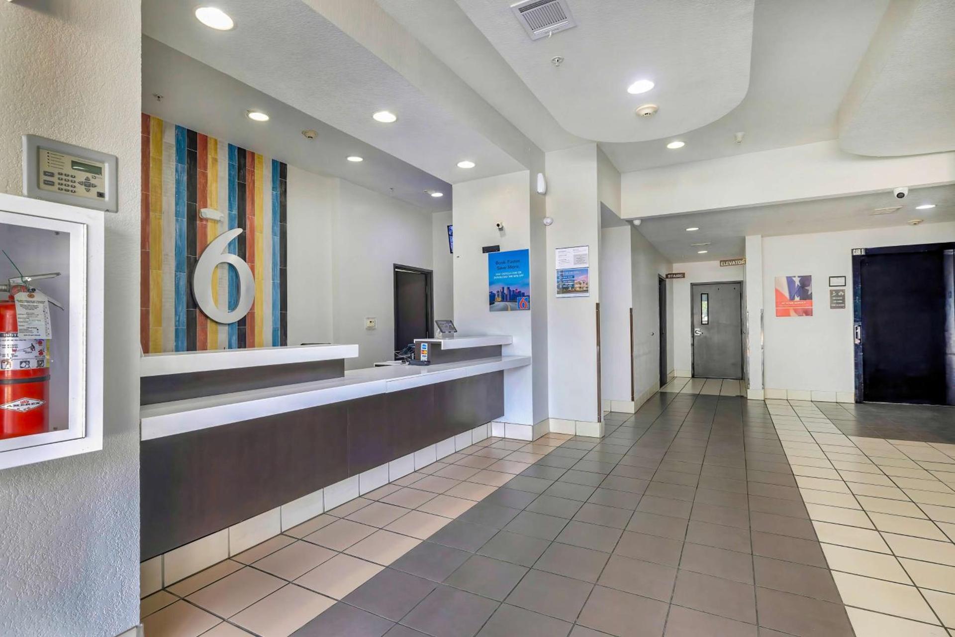 Motel 6-Cedar Park, TX photo 2
