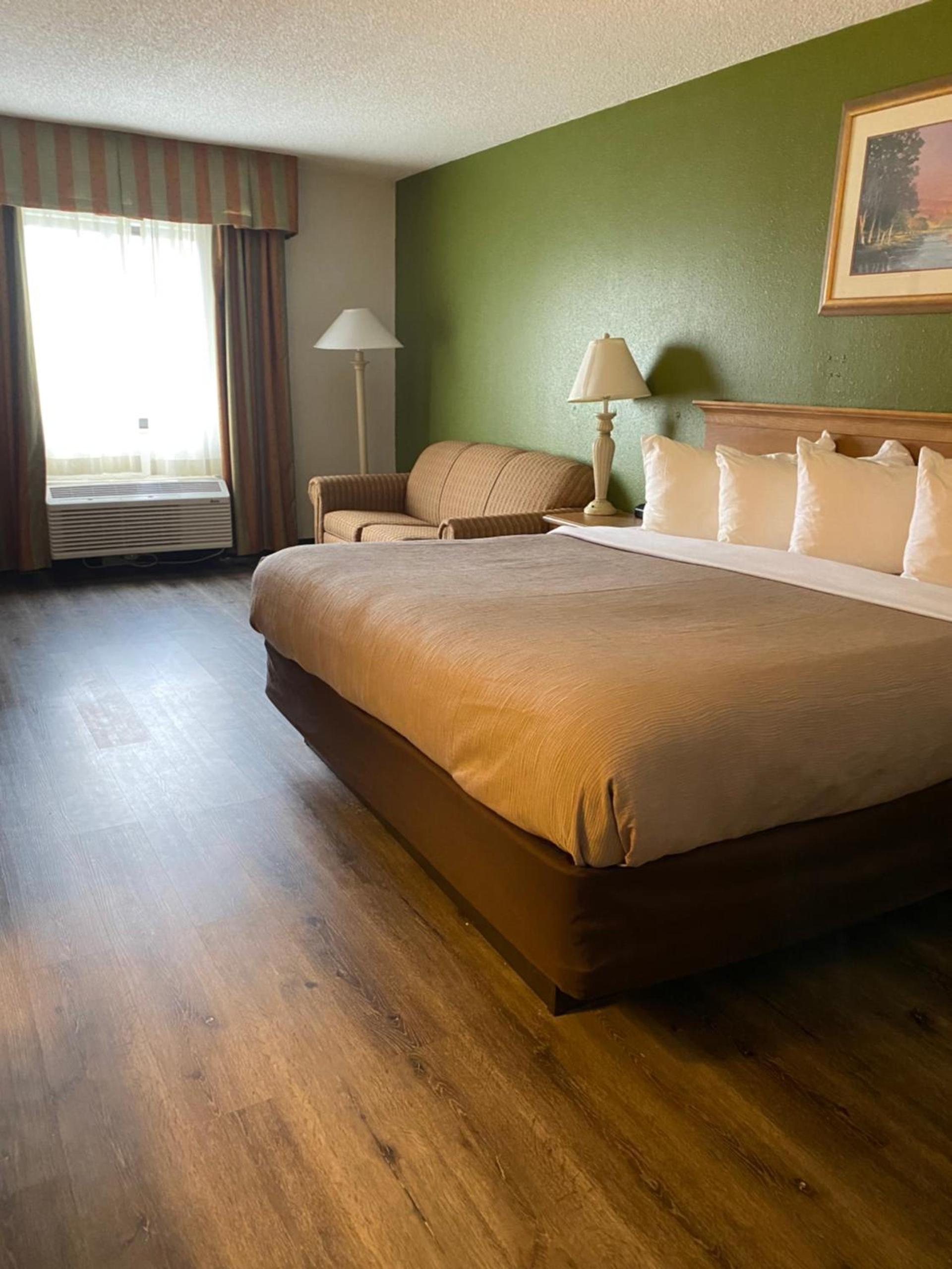 Quality Inn Perrysburg - Toledo South photo 34