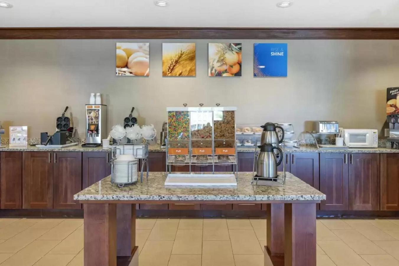 Comfort Inn La Porte photo 6