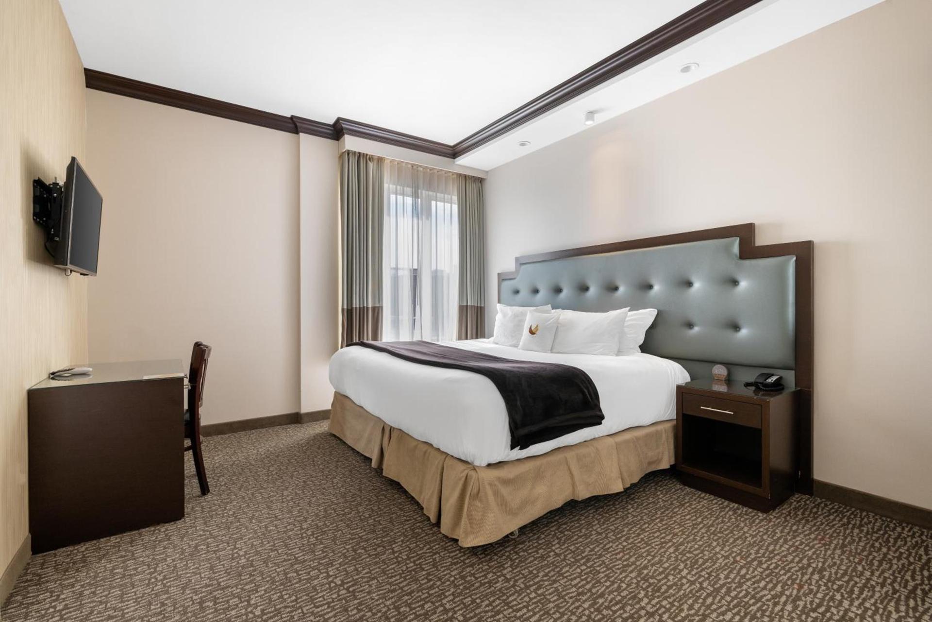 Aura Hotel Brooklyn photo 31