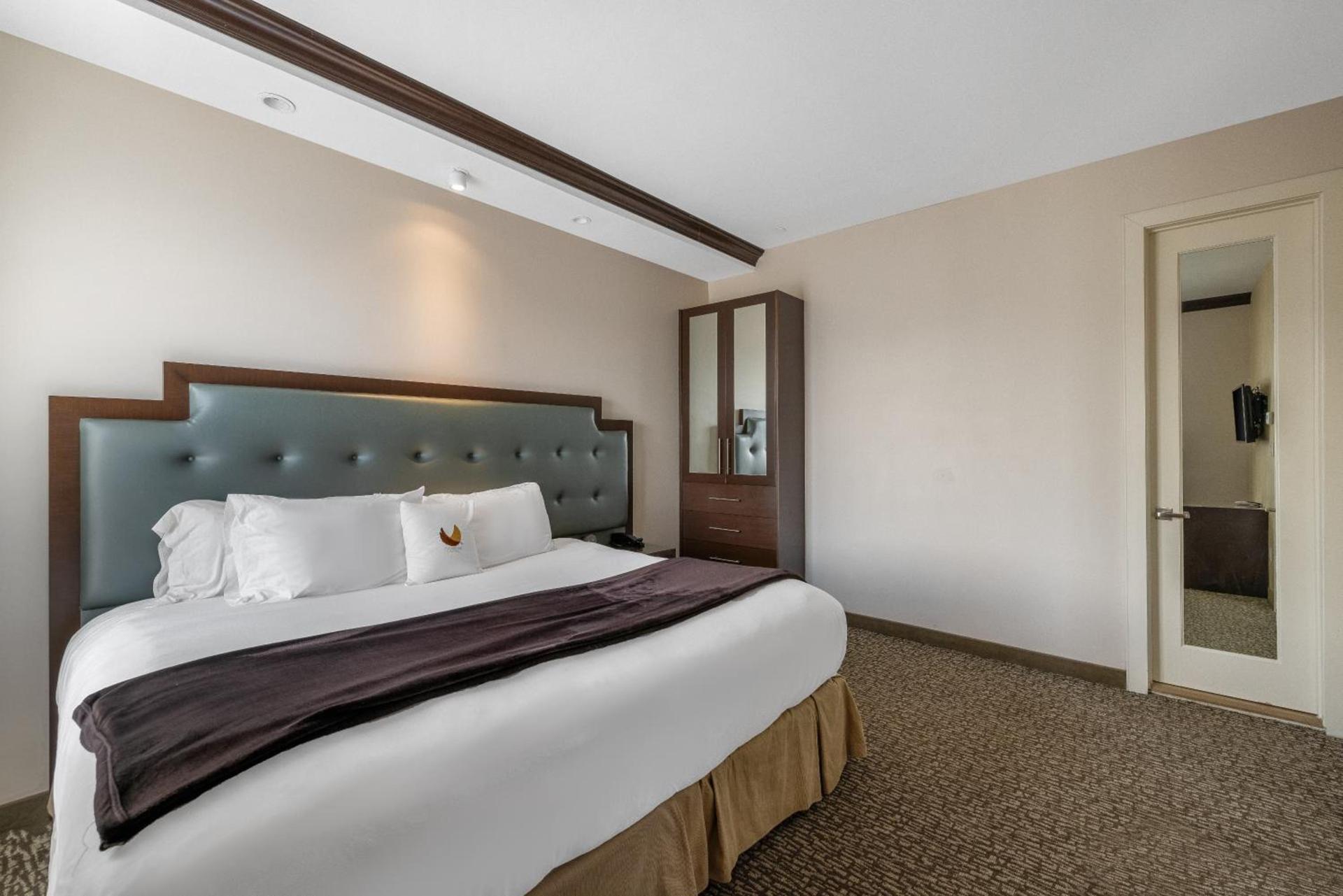 Aura Hotel Brooklyn photo 33