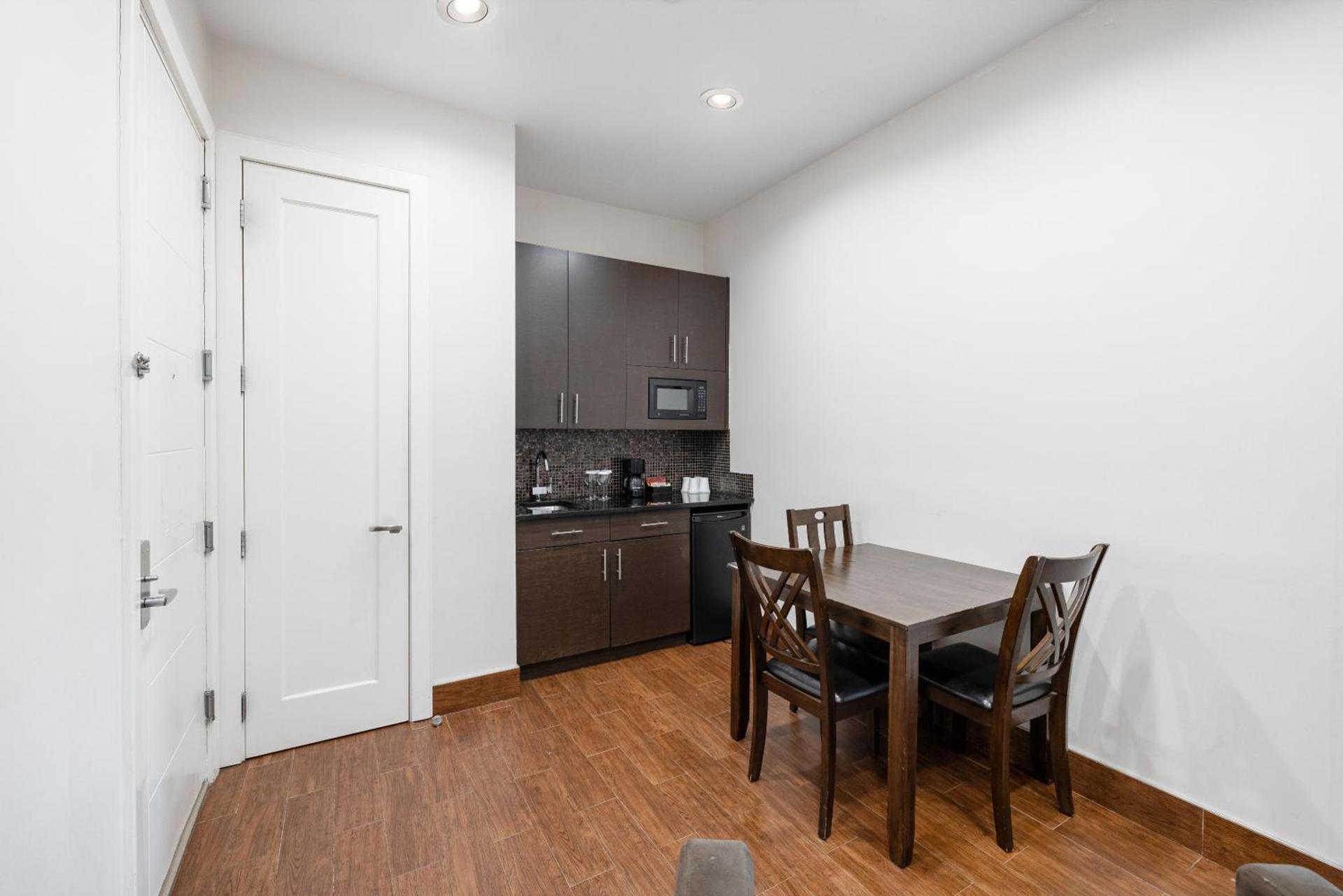 Aura Hotel Brooklyn photo 47