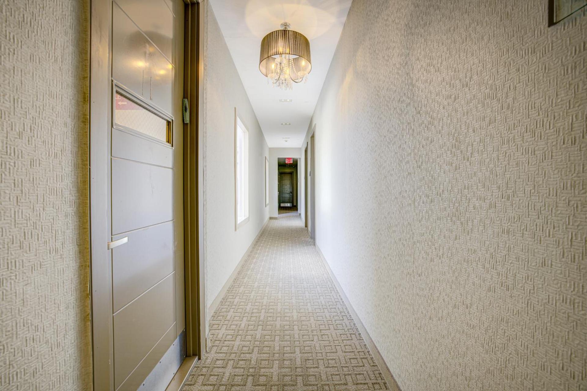 Aura Hotel Brooklyn photo 53