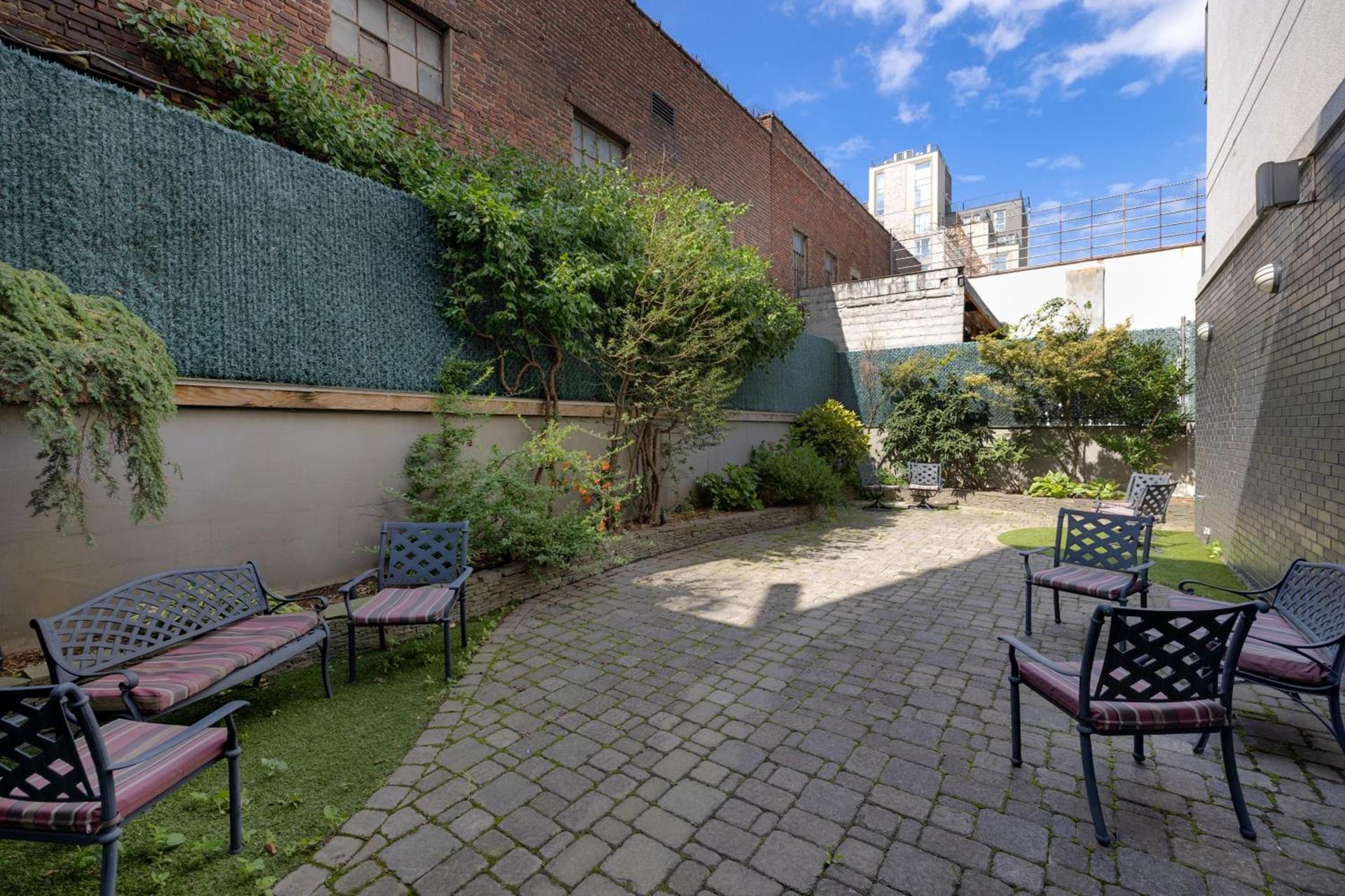 Aura Hotel Brooklyn photo 60