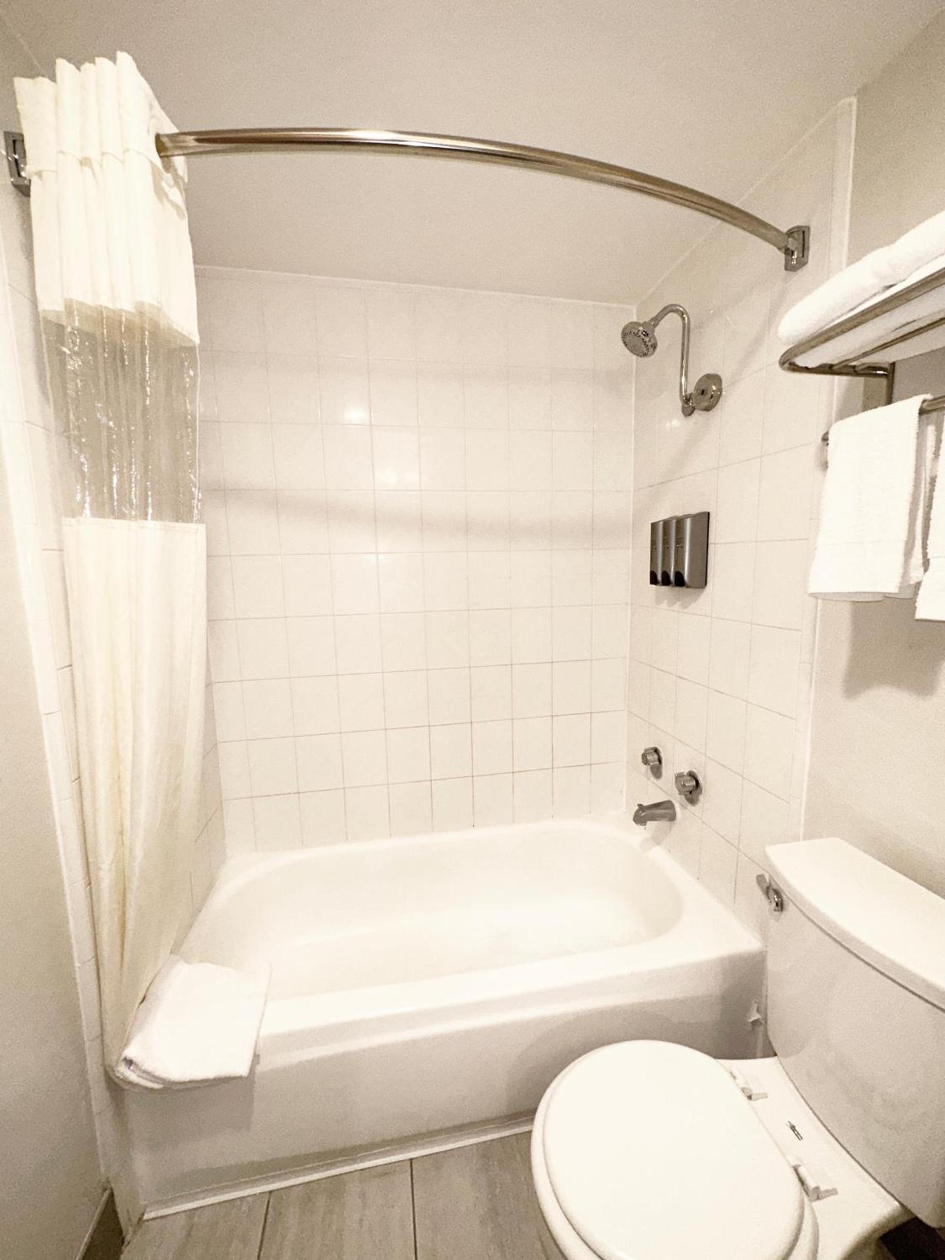 Lincoln Hotel Monterey Park Los Angeles photo 2