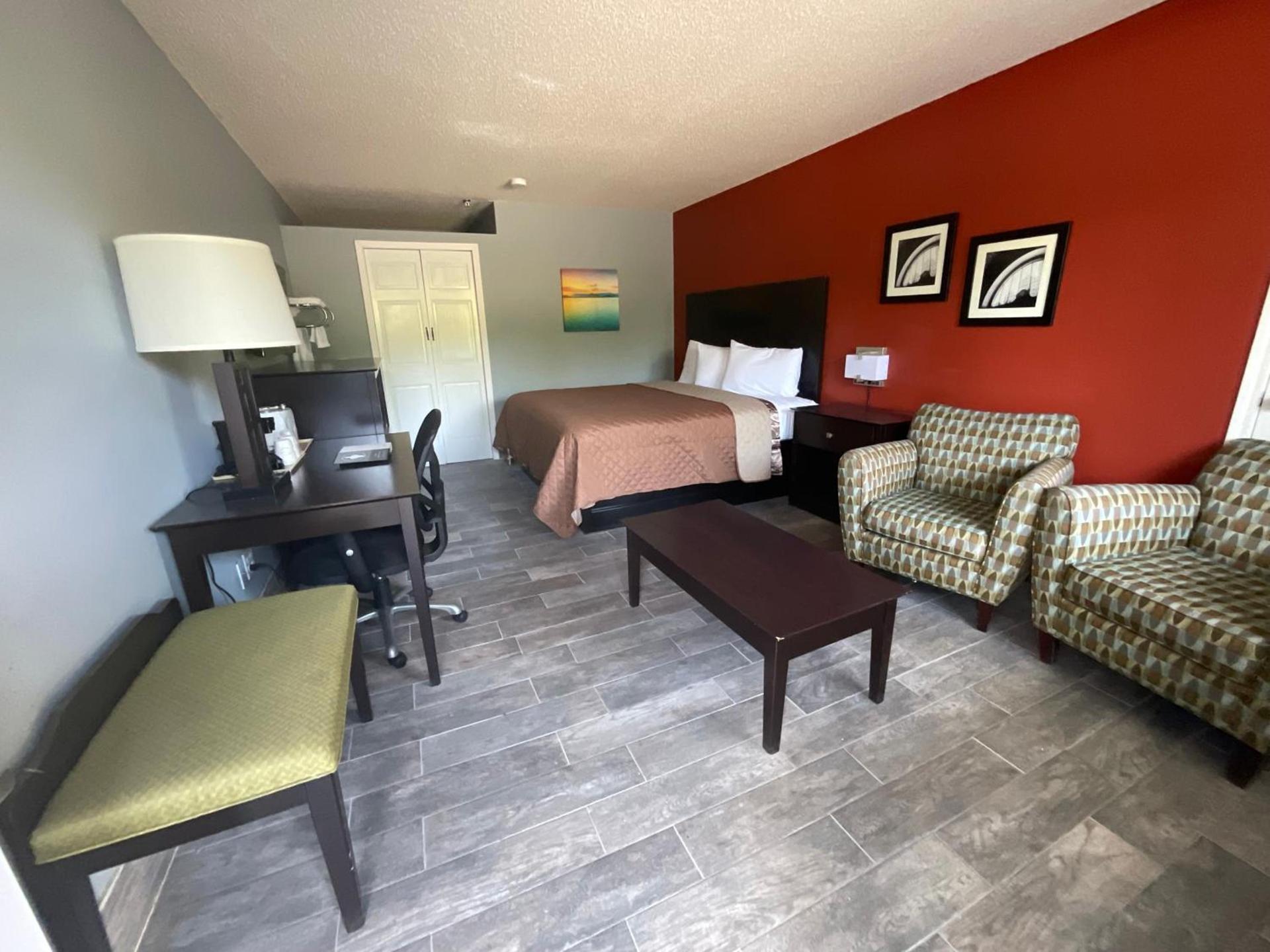 SUNSET INN photo 15