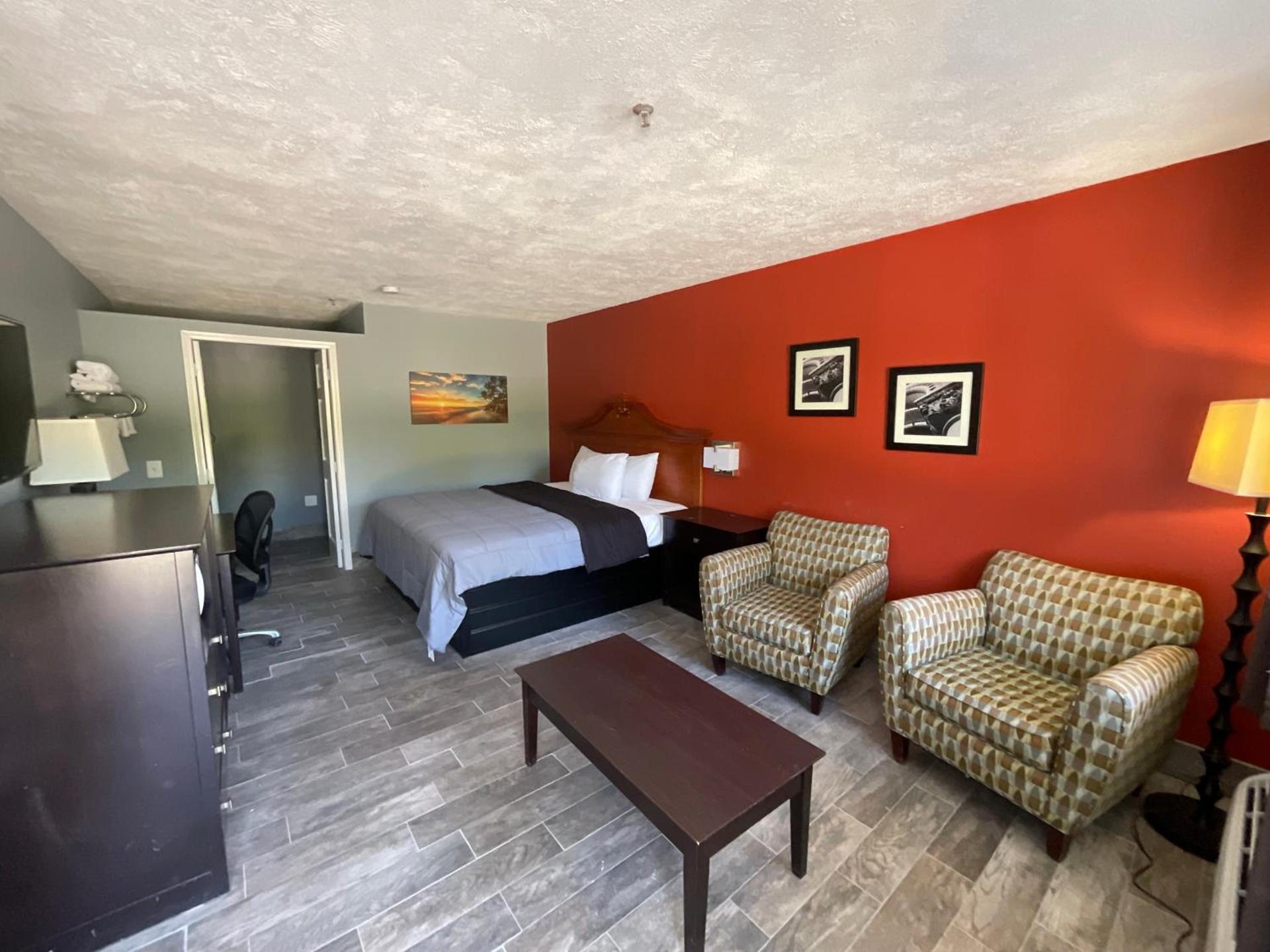 SUNSET INN photo 9