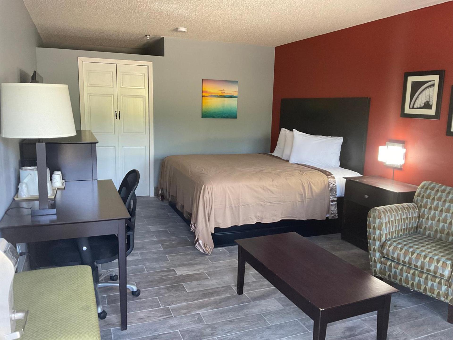 SUNSET INN photo 38