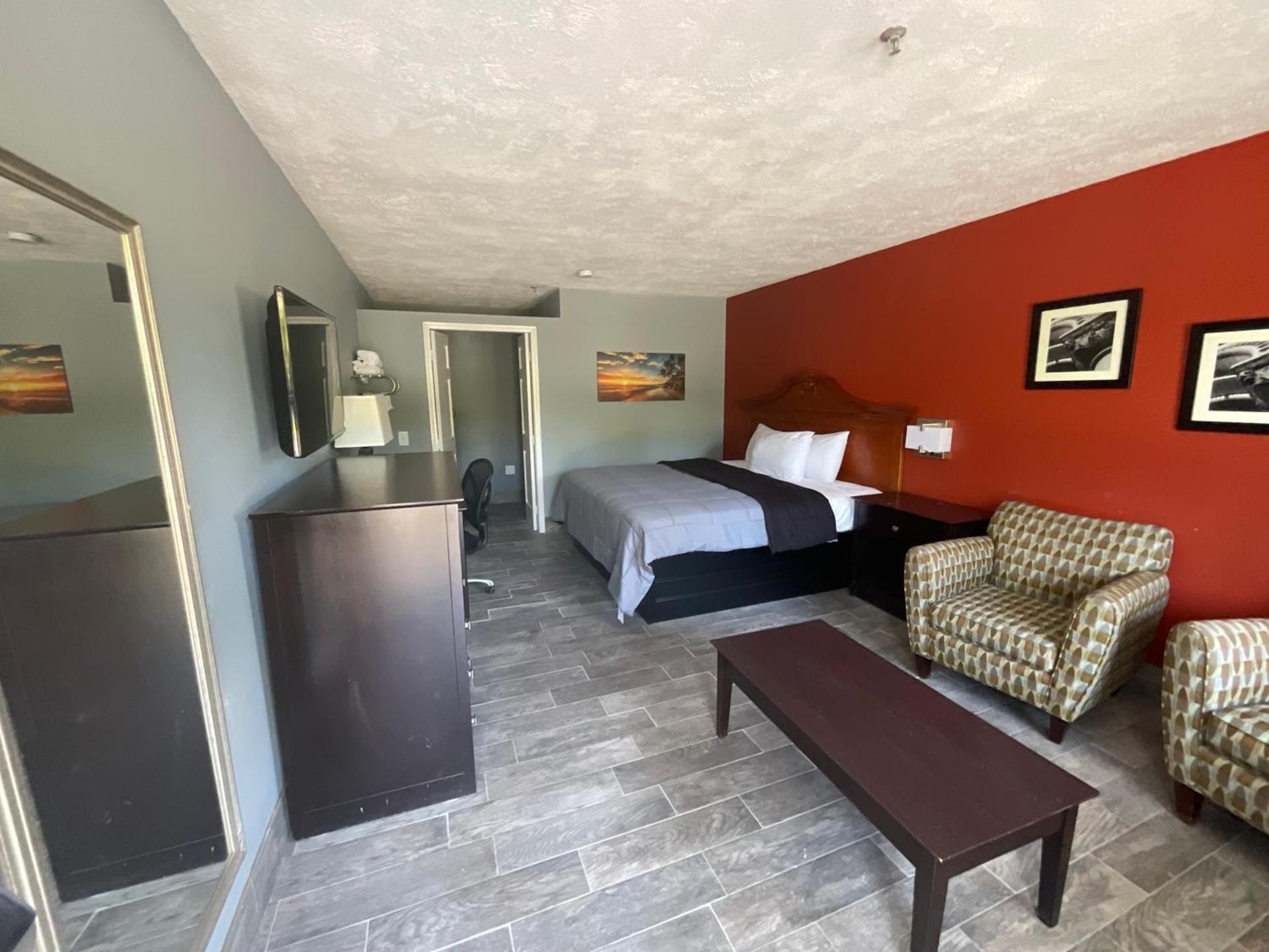 SUNSET INN photo 16