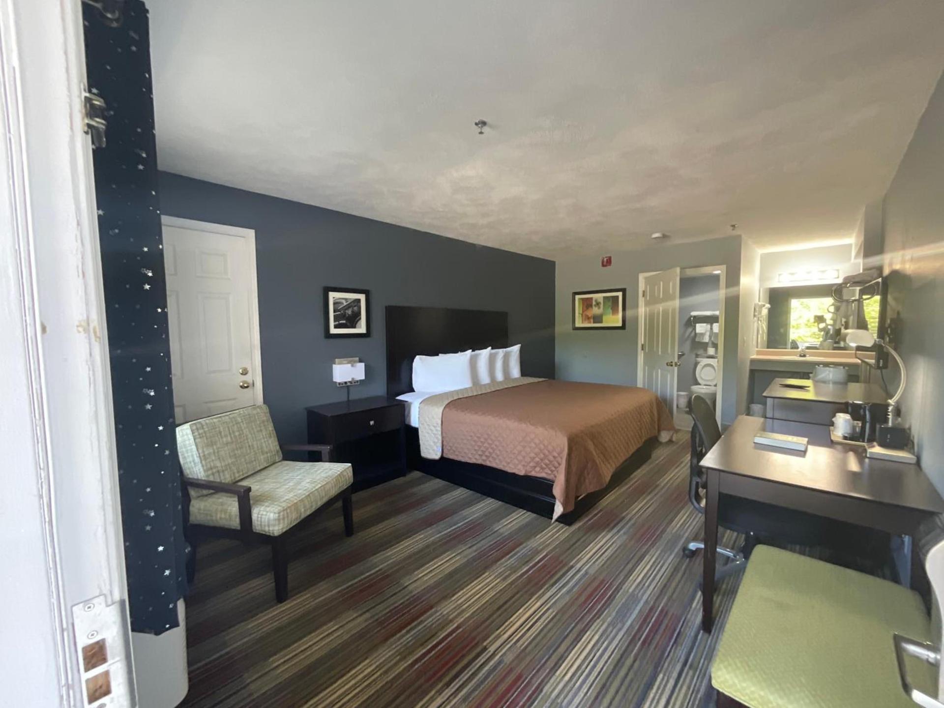 SUNSET INN photo 28