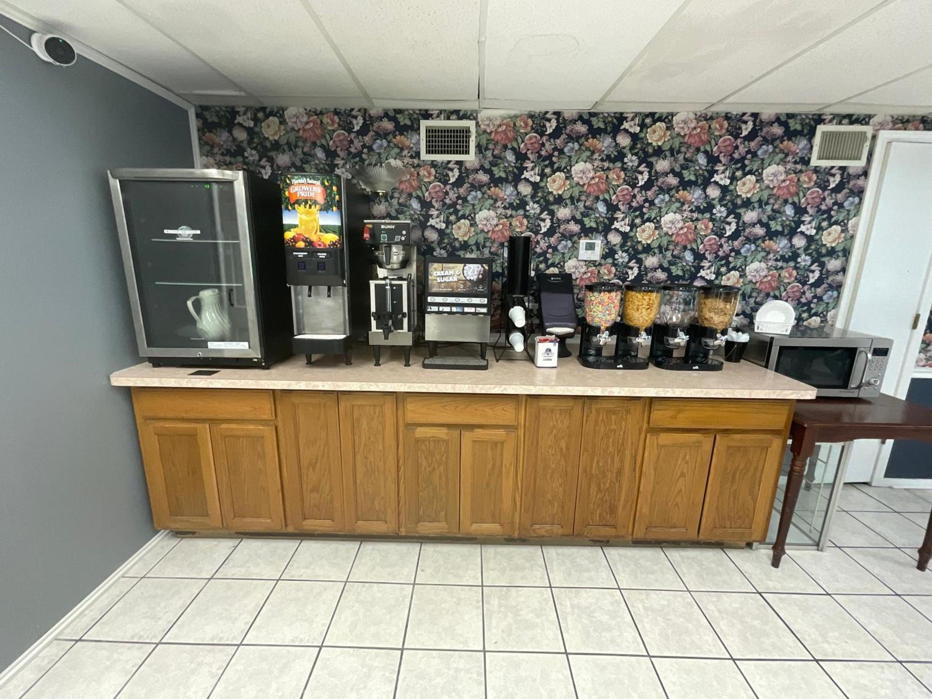 SUNSET INN photo 11
