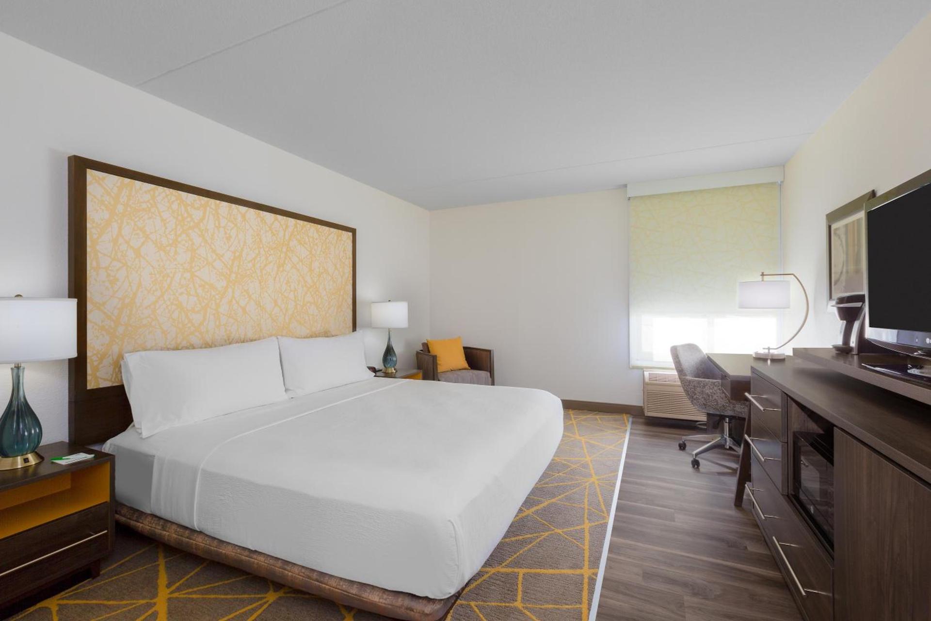Holiday Inn La Mirada Buena Park by IHG photo 3