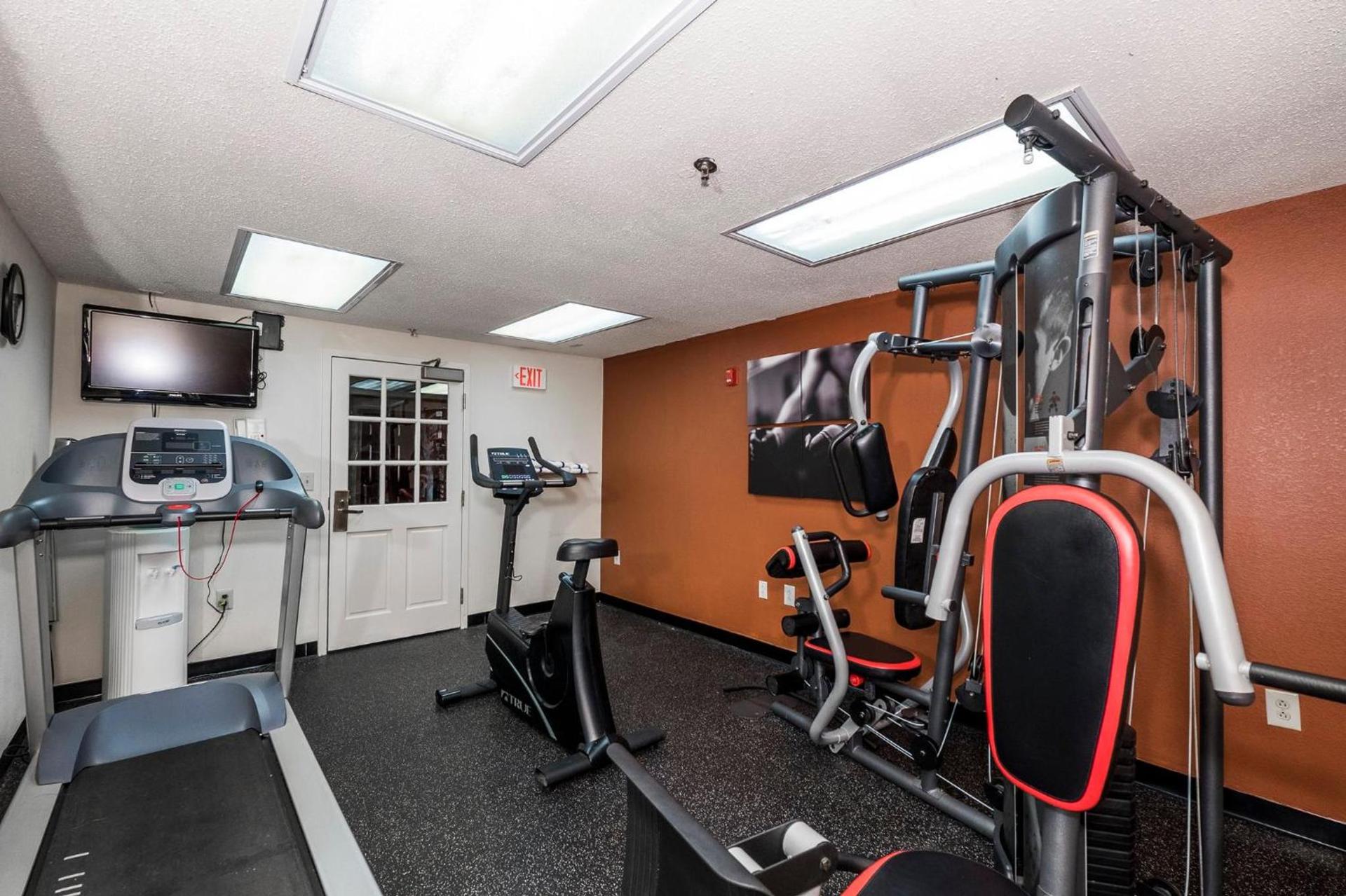 Red Roof Inn & Suites Stafford, VA - Quantico photo 28