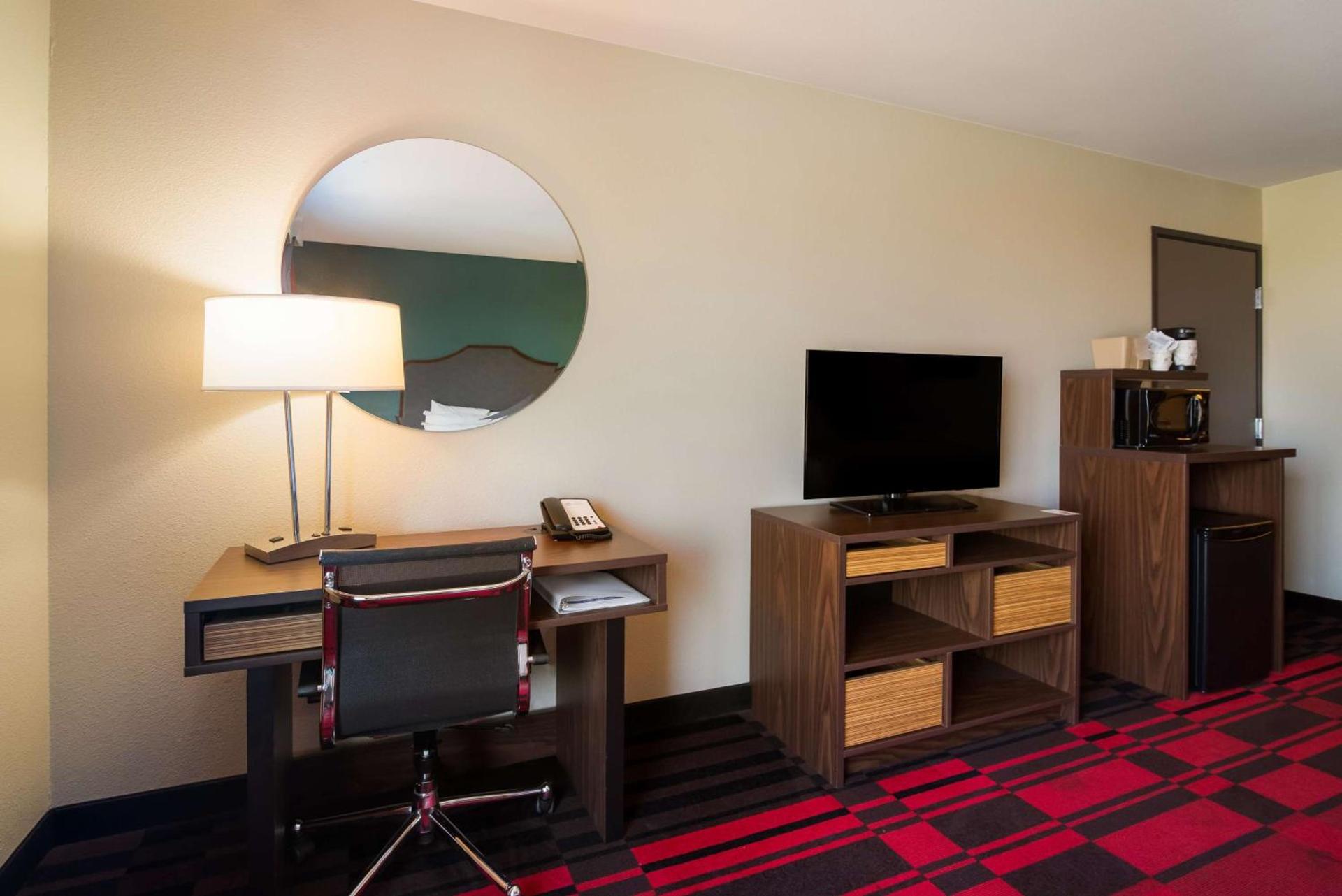 Best Western Roosevelt Place photo 11