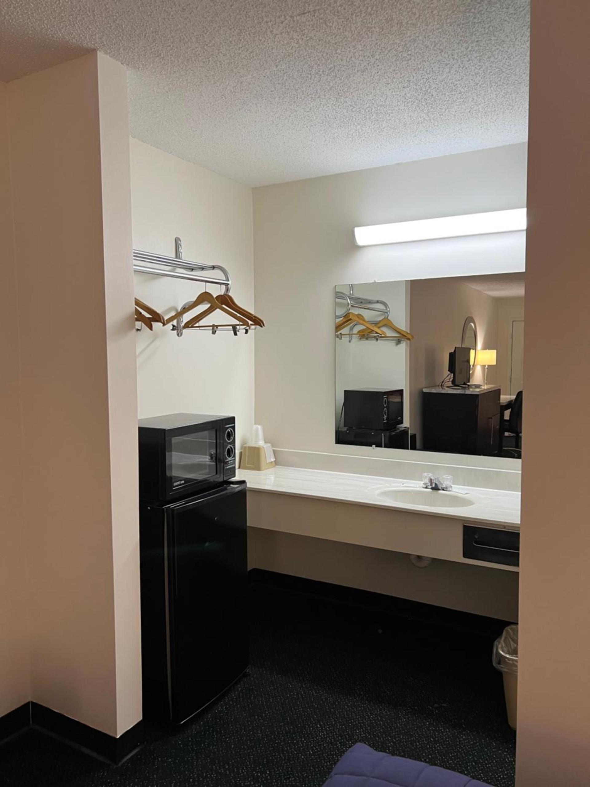 Garden Inn & Suites photo 27
