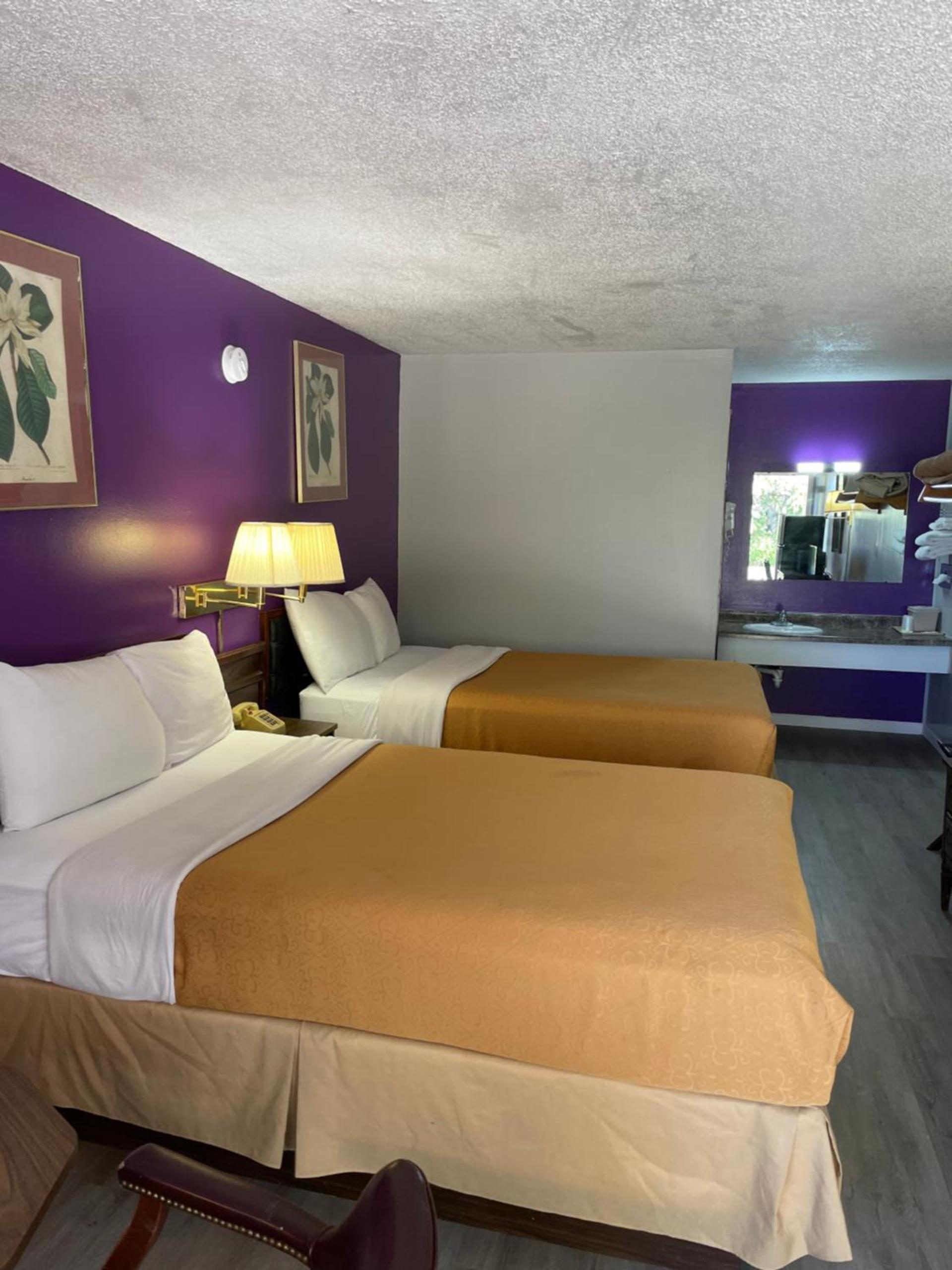 Budget Host Inn photo 6