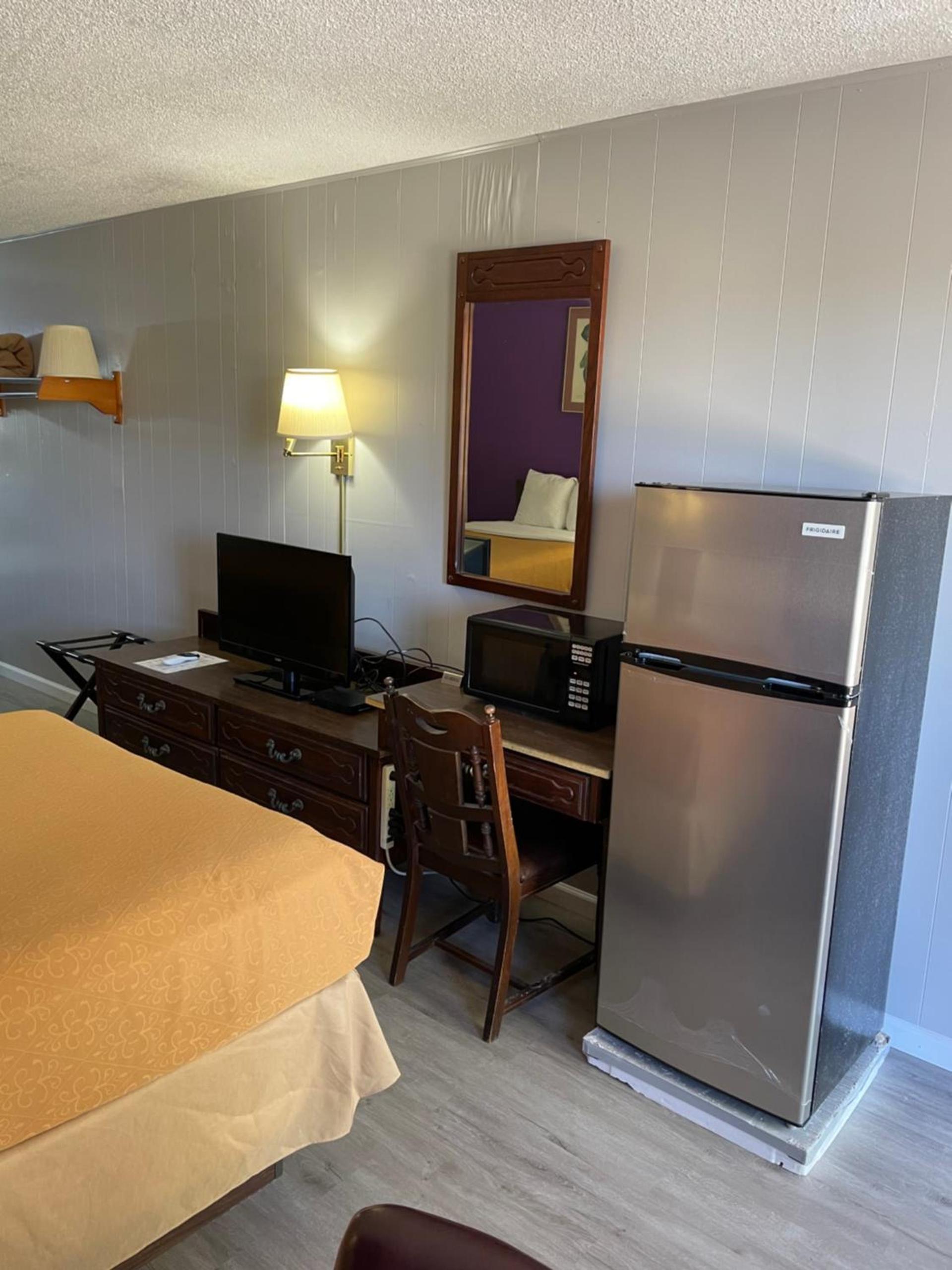 Budget Host Inn photo 2
