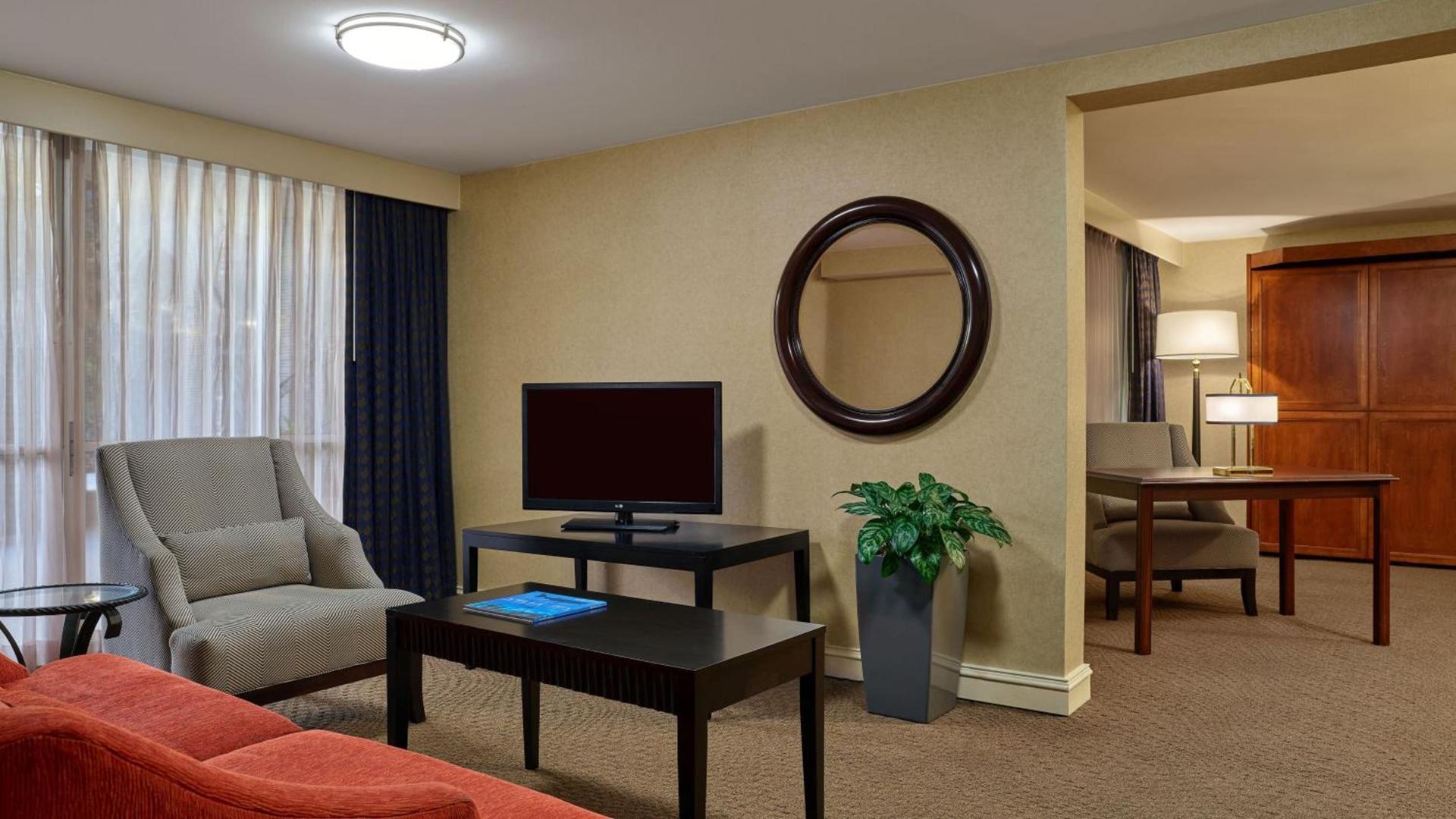 Courtland Grand Hotel, Trademark Collection by Wyndham photo 88
