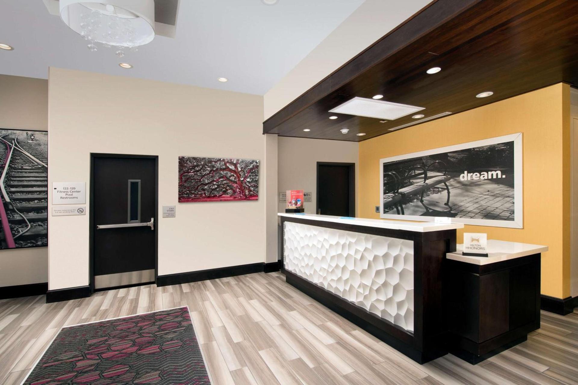 Hampton Inn Huntsville/Village of Providence, AL photo 4