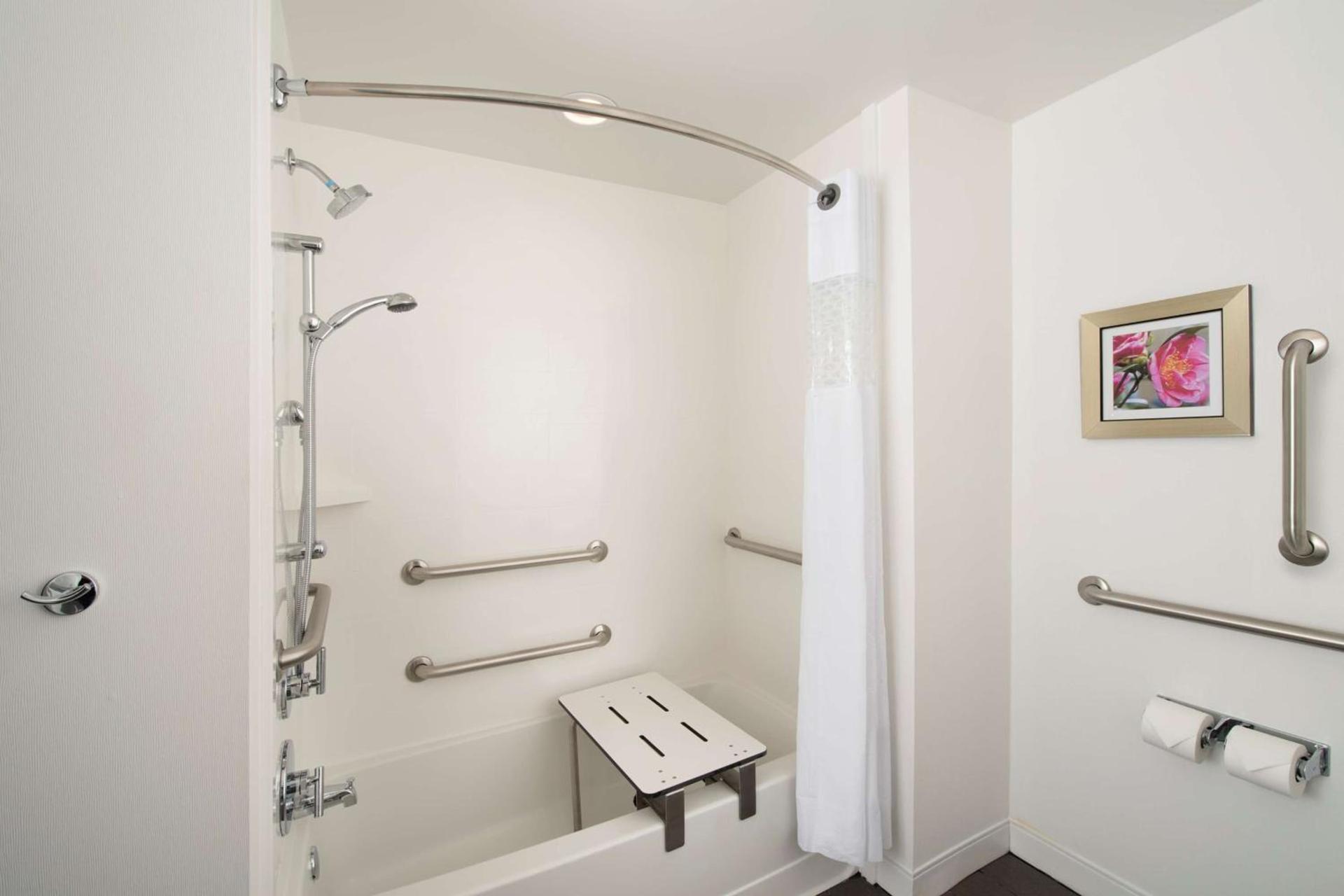Hampton Inn Huntsville/Village of Providence, AL photo 18
