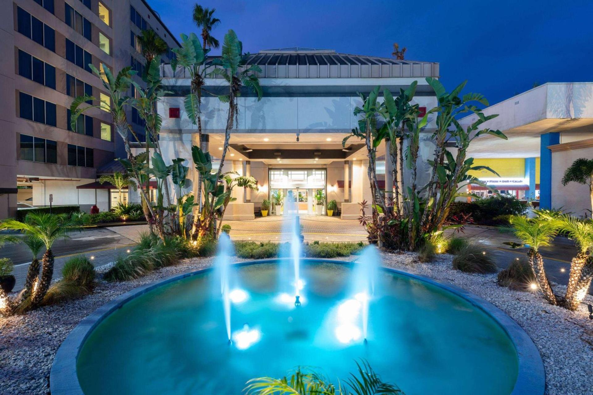Ramada by Wyndham Kissimmee Gateway - Free Theme Park Shuttle photo 9
