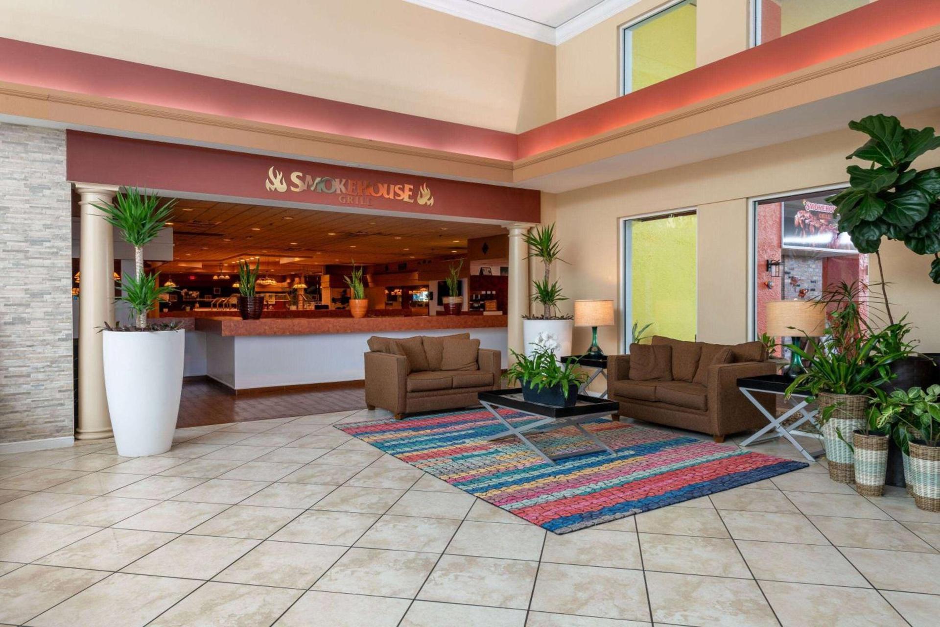 Ramada by Wyndham Kissimmee Gateway - Free Theme Park Shuttle photo 28