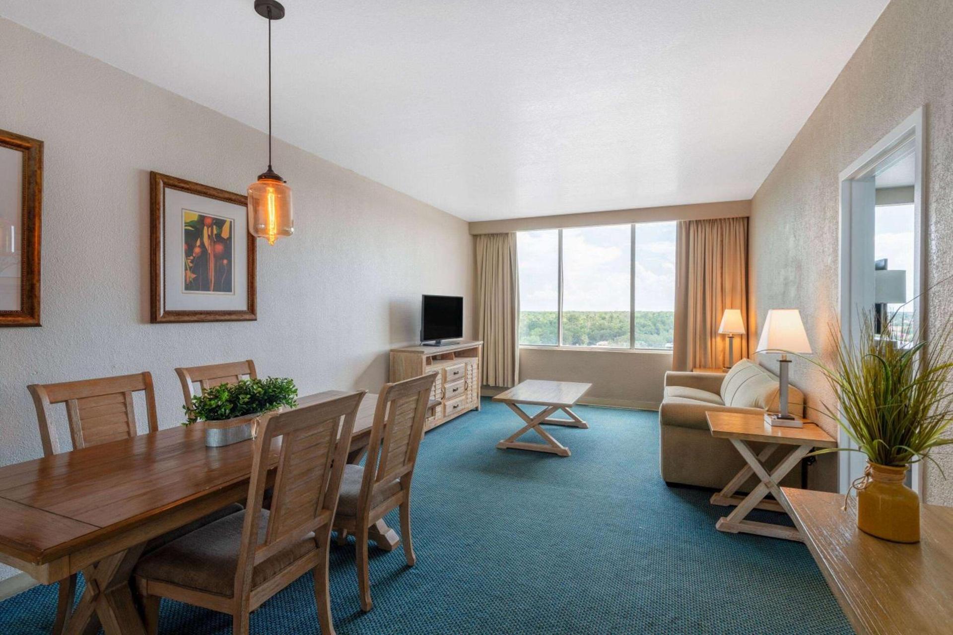 Ramada by Wyndham Kissimmee Gateway - Free Theme Park Shuttle photo 53