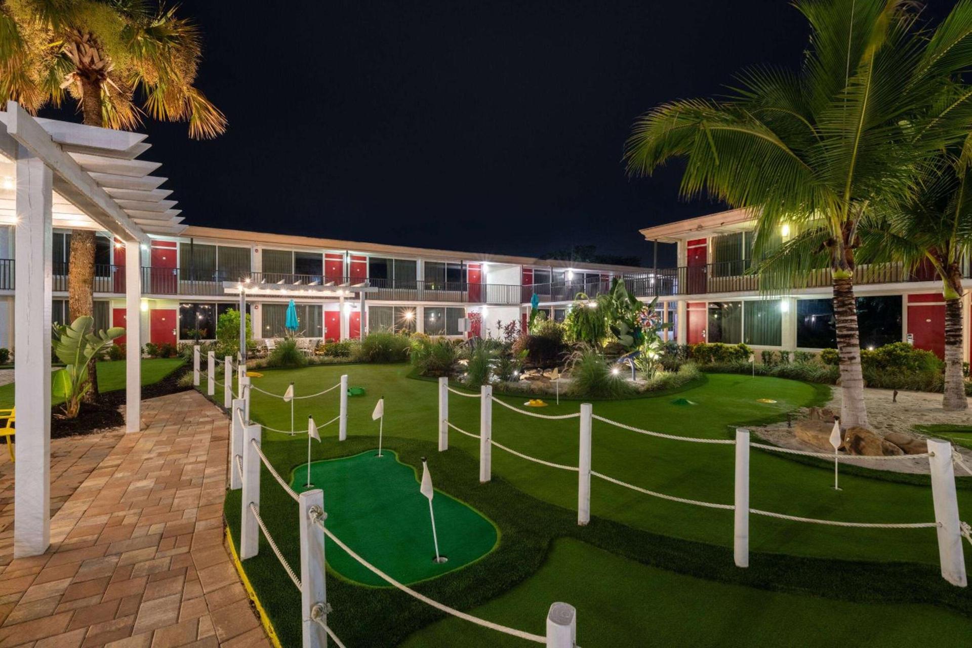 Ramada by Wyndham Kissimmee Gateway - Free Theme Park Shuttle photo 8