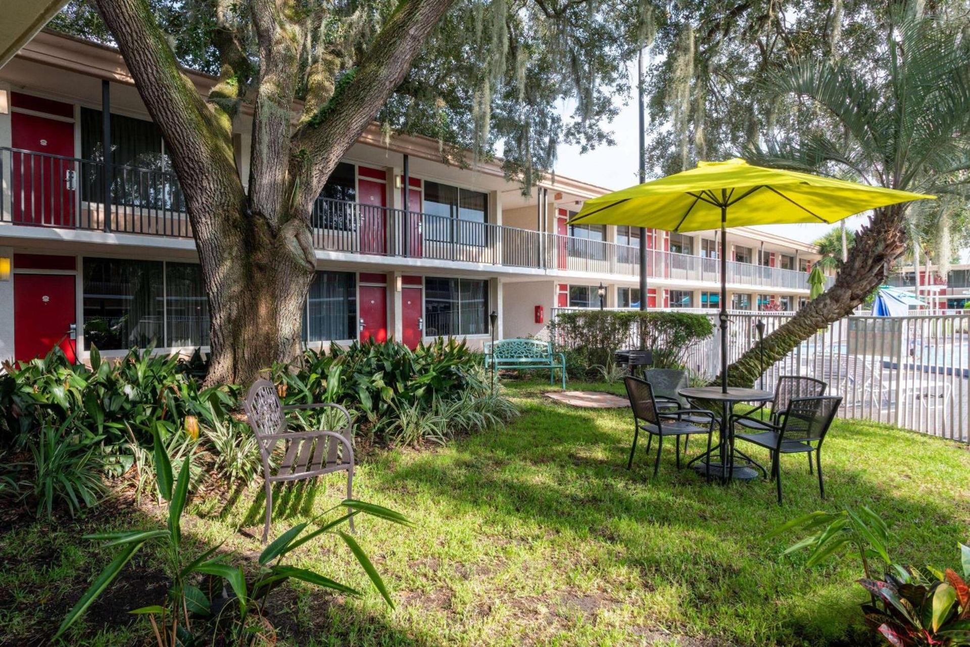 Ramada by Wyndham Kissimmee Gateway - Free Theme Park Shuttle photo 59