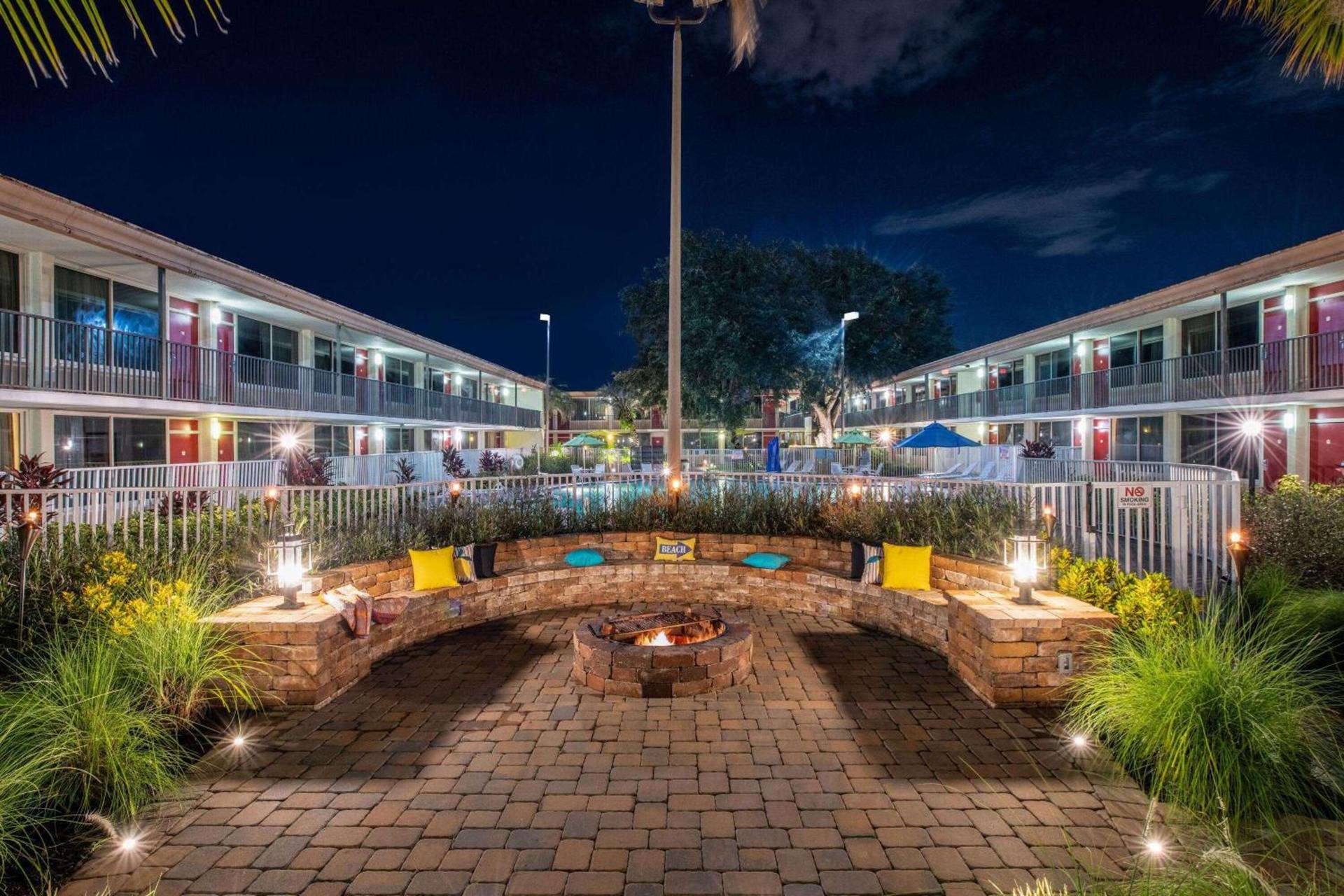 Ramada by Wyndham Kissimmee Gateway - Free Theme Park Shuttle photo 12