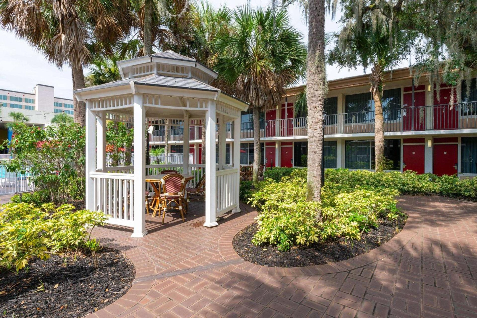 Ramada by Wyndham Kissimmee Gateway - Free Theme Park Shuttle photo 64