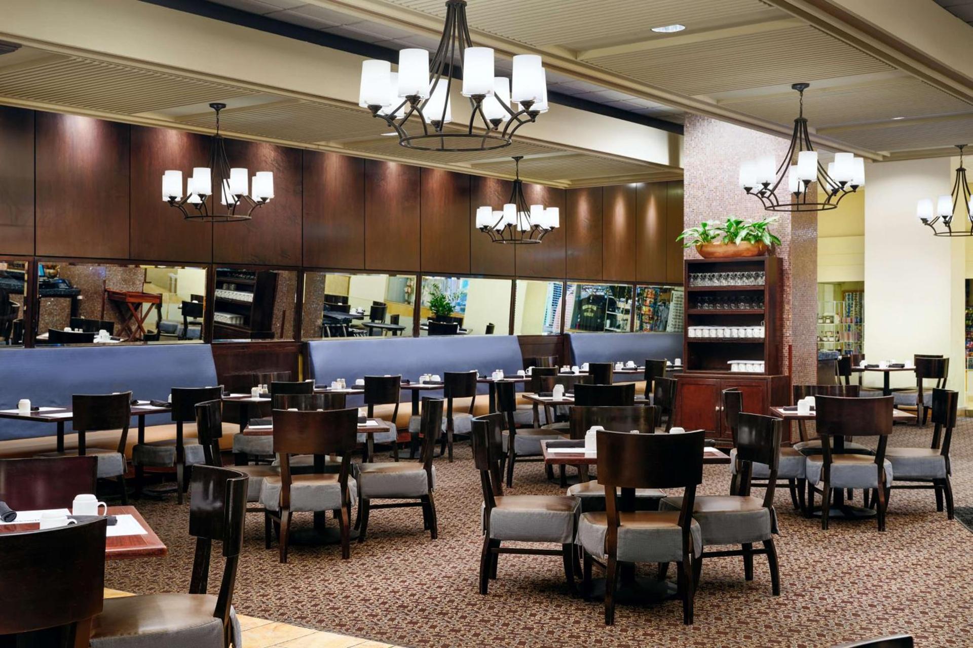 Hilton New Orleans Riverside photo 13