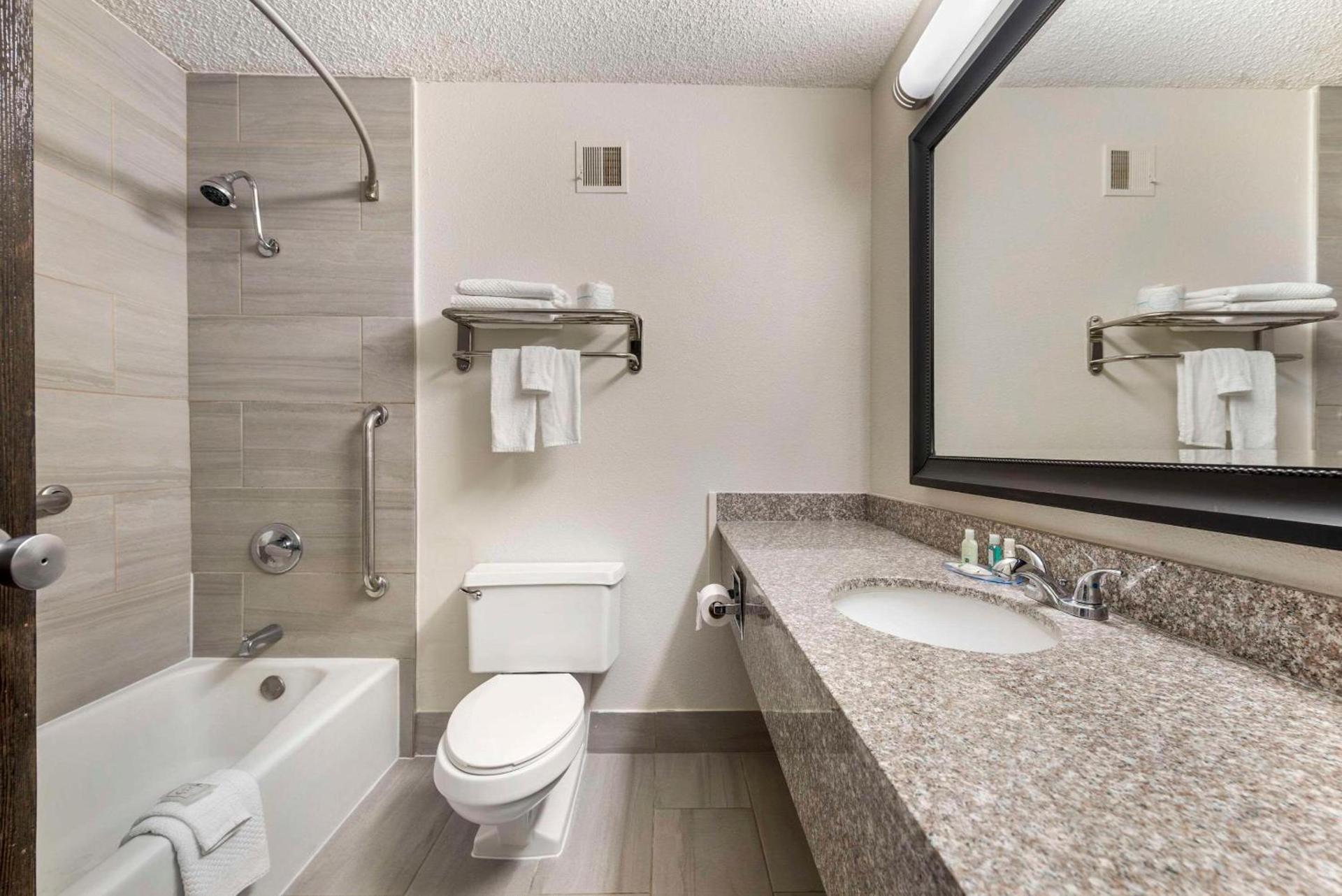 Quality Inn Alamosa photo 32