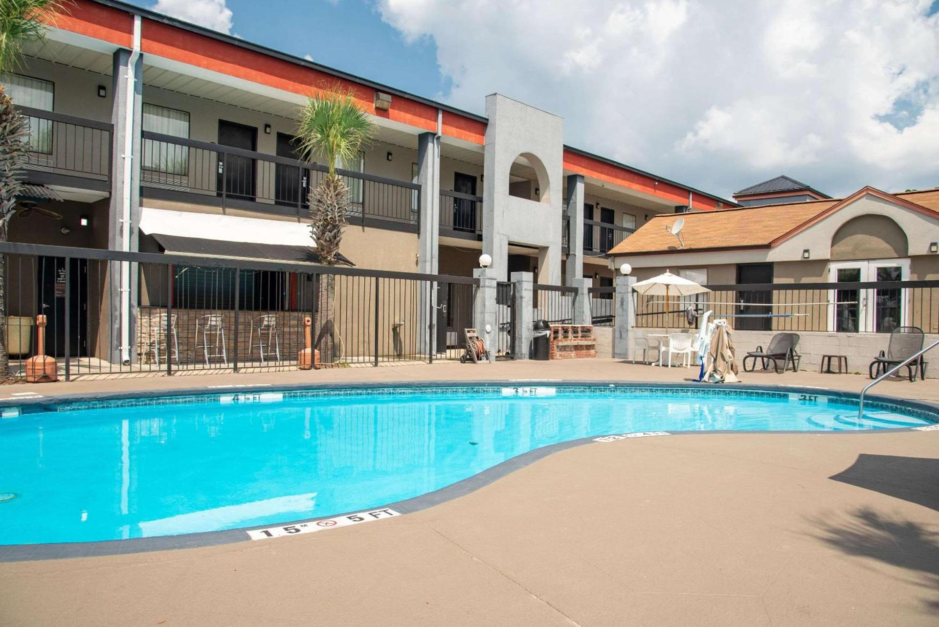 Quality Inn & Suites Aiken East photo 17