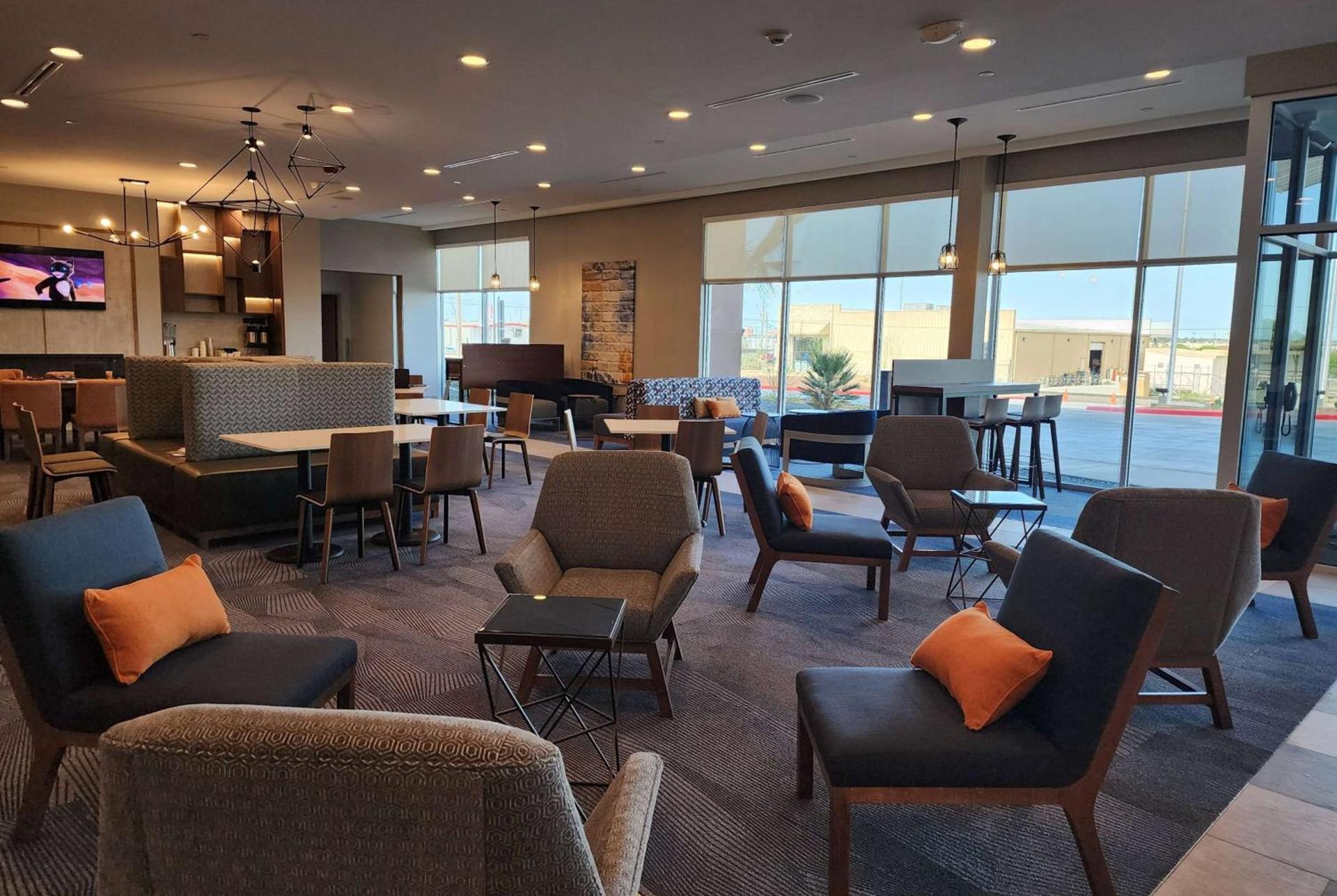 La Quinta Inn & Suites by Wyndham Del Rio photo 10