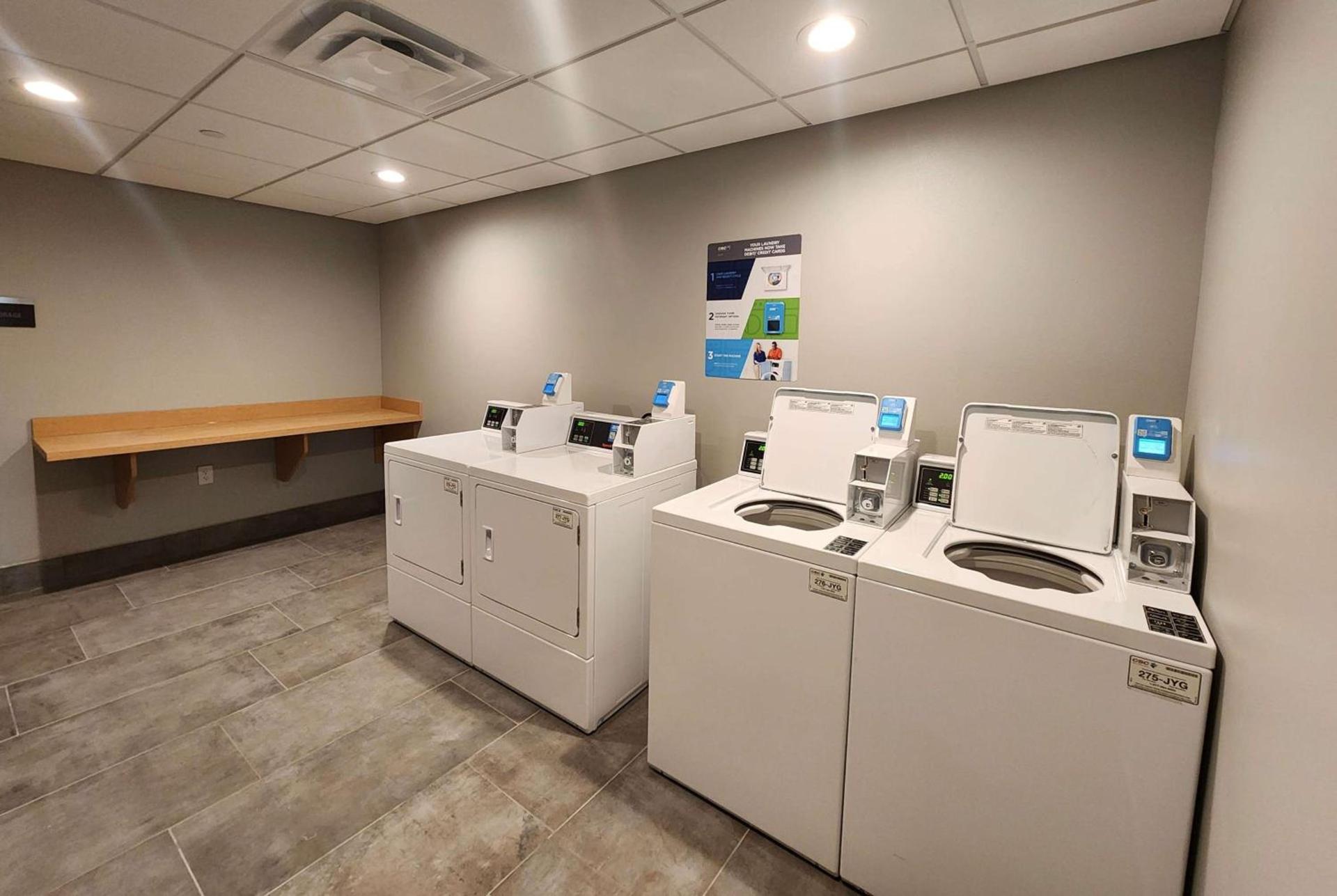 La Quinta Inn & Suites by Wyndham Del Rio photo 54