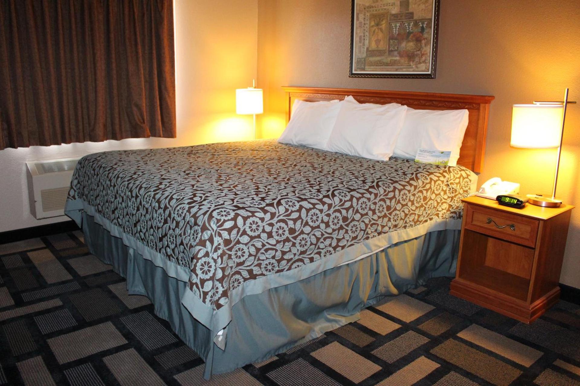 Days Inn by Wyndham Watertown photo 41