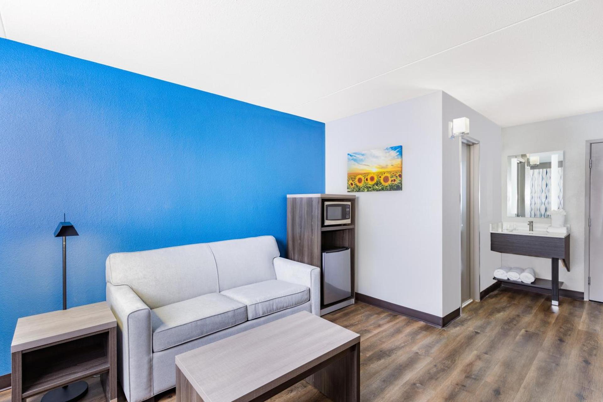 Wingate by Wyndham Wichita Airport photo 57