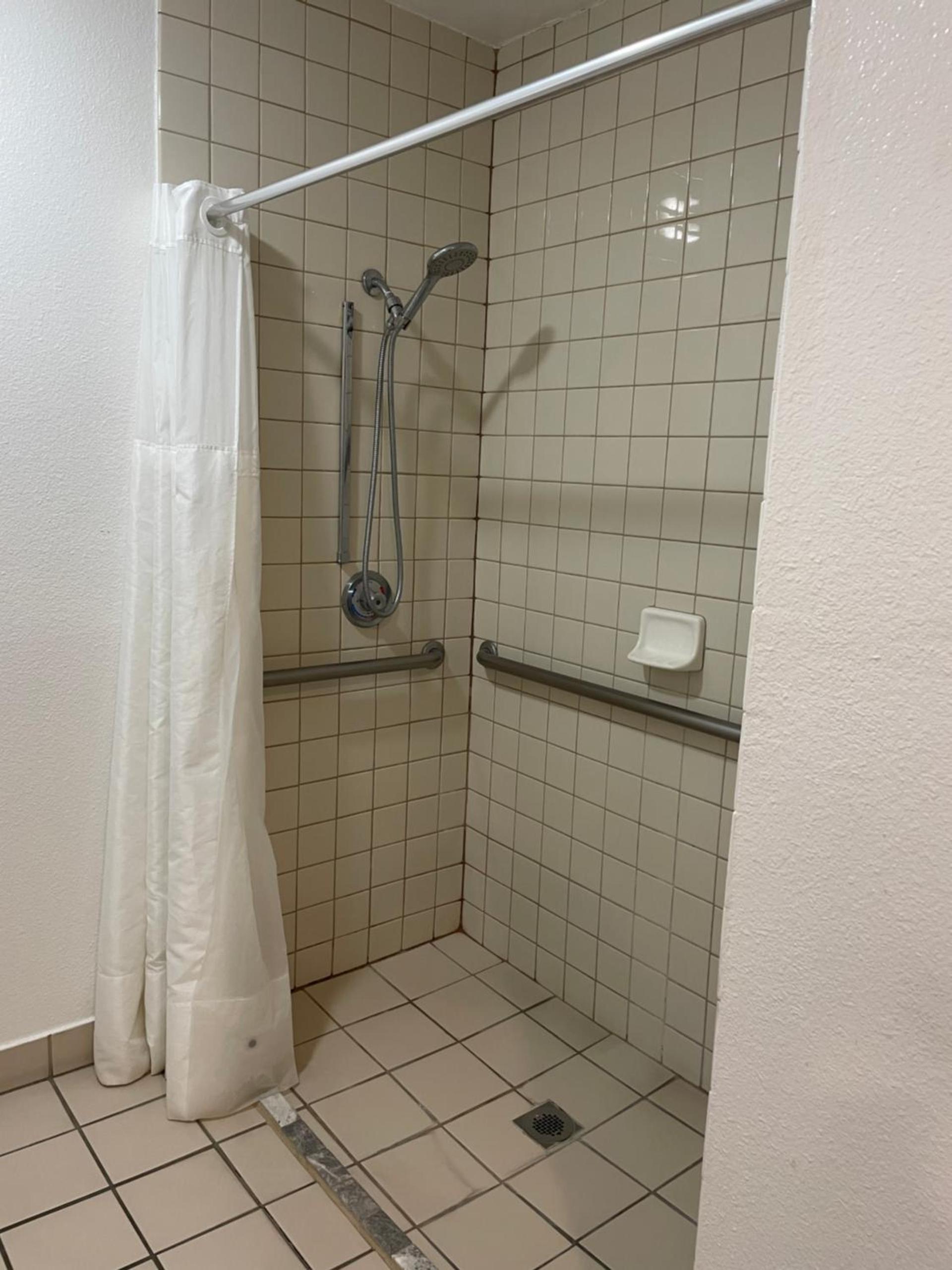 Loma Linda Inn photo 22