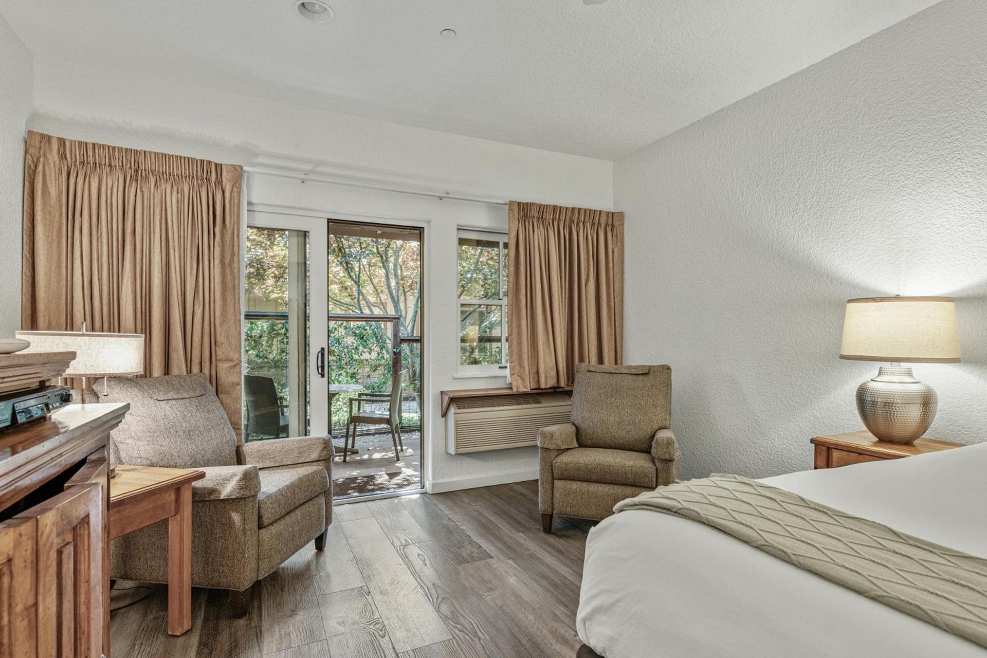El Pueblo Inn photo 27