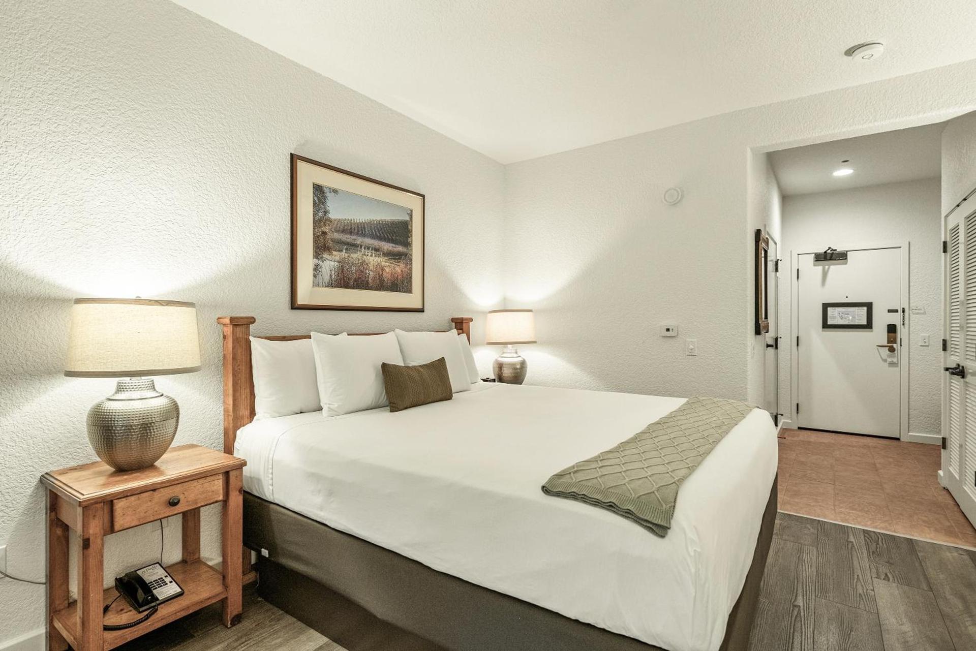 El Pueblo Inn photo 30