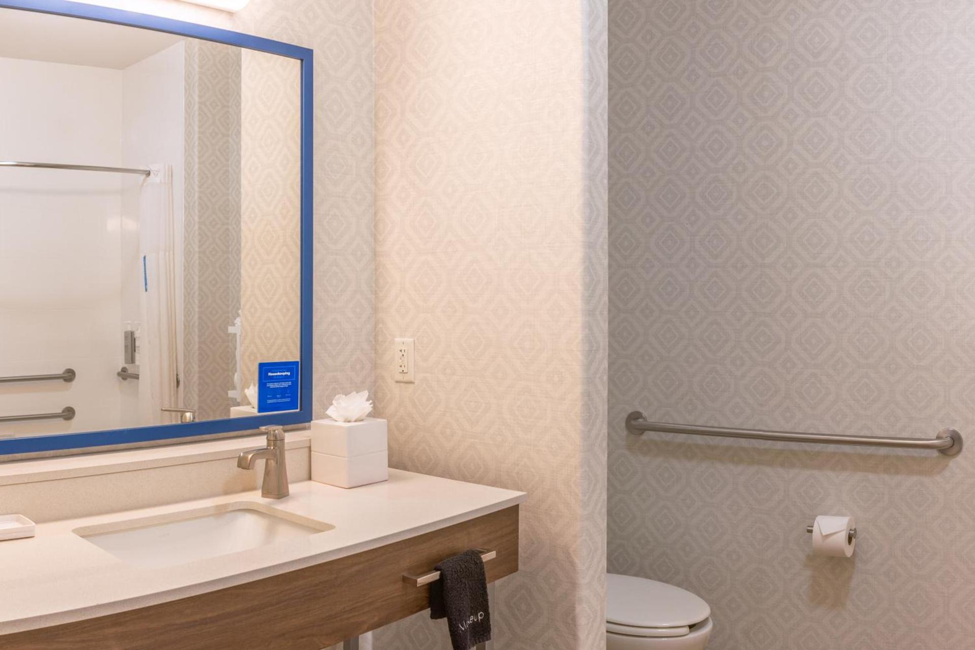 Hampton Inn & Suites Boerne photo 40