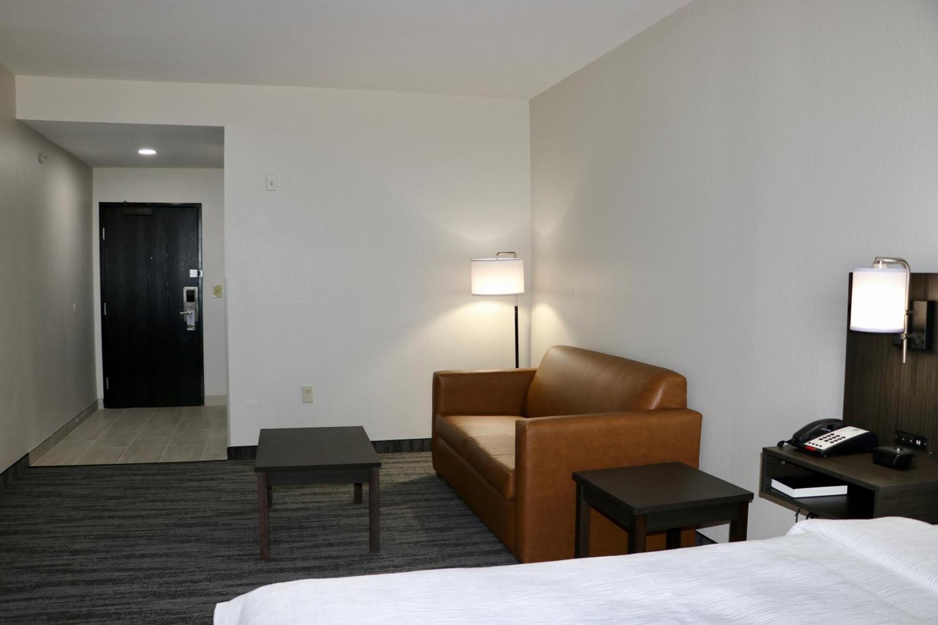 Quality Inn & Suites Buda photo 14