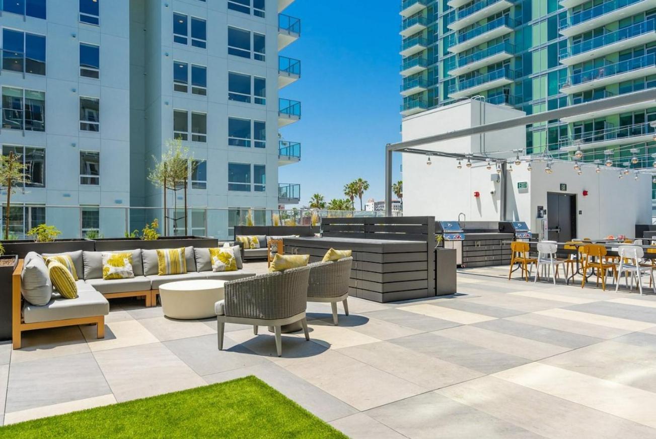 Level Long Beach - East Village photo 82